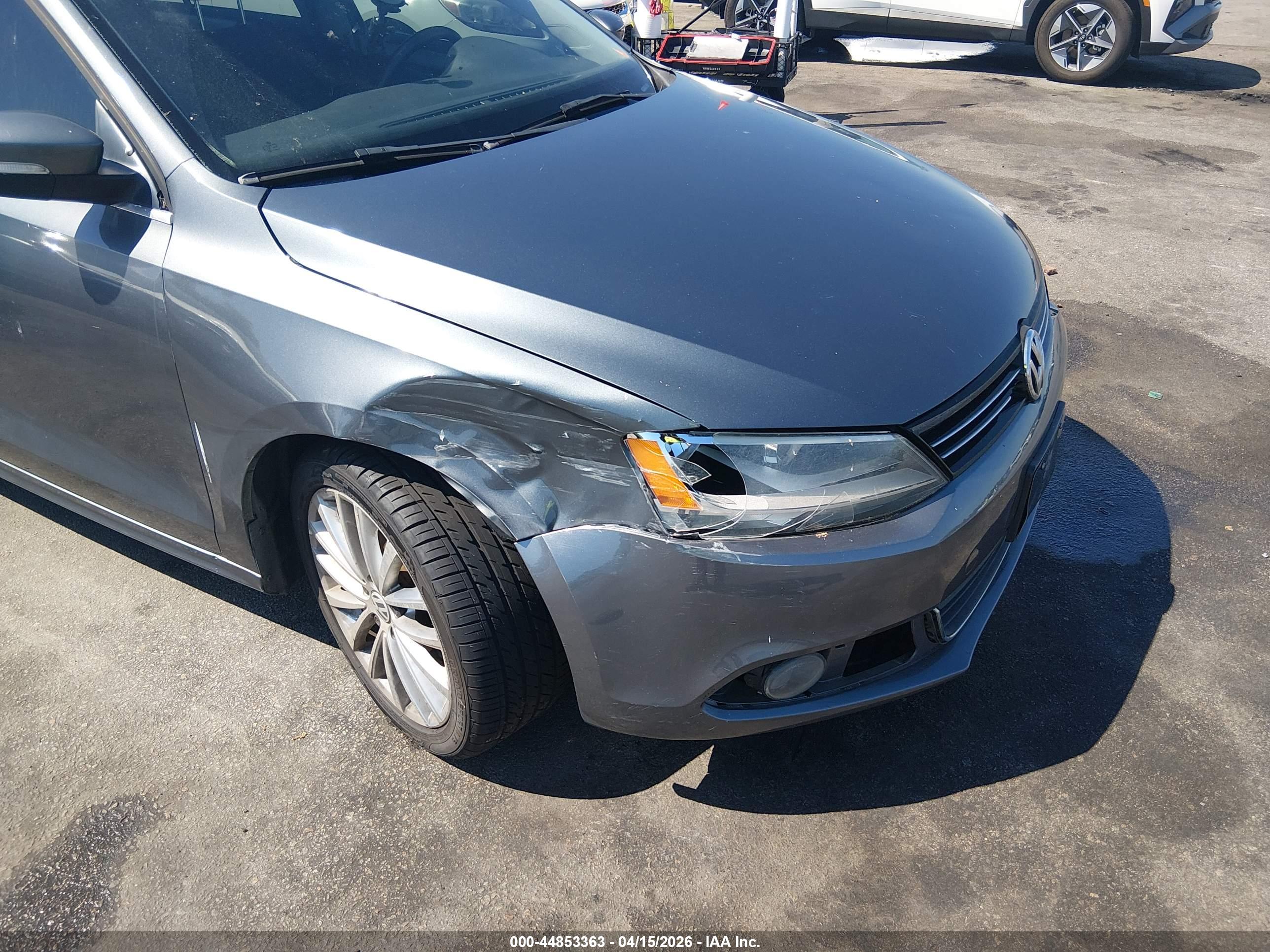 VOLKSWAGEN JETTA image 6
