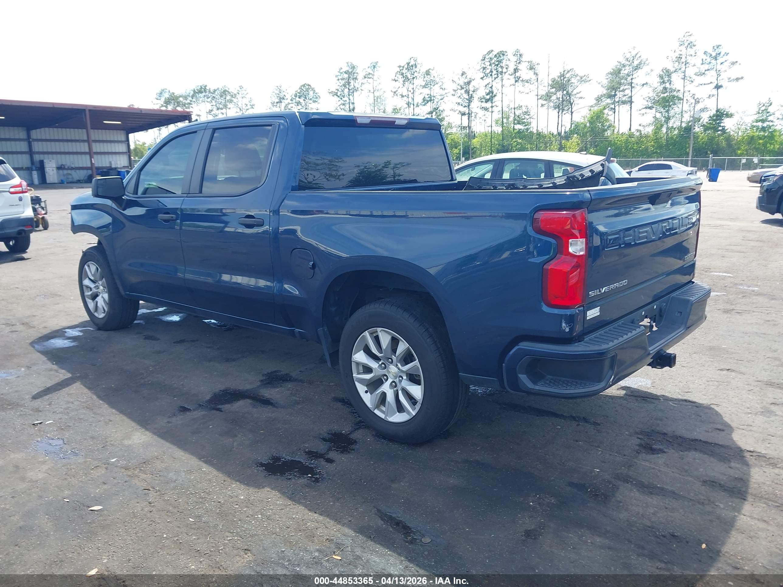 CHEVROLET SILVERADO image 3