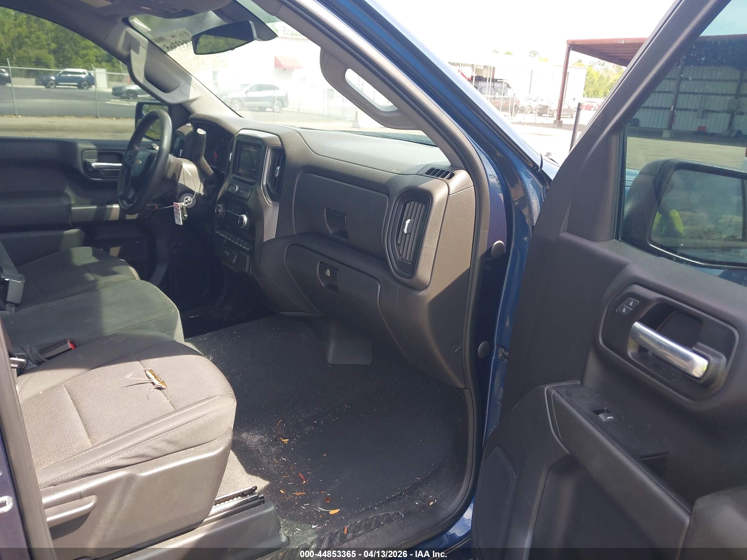 CHEVROLET SILVERADO image 5
