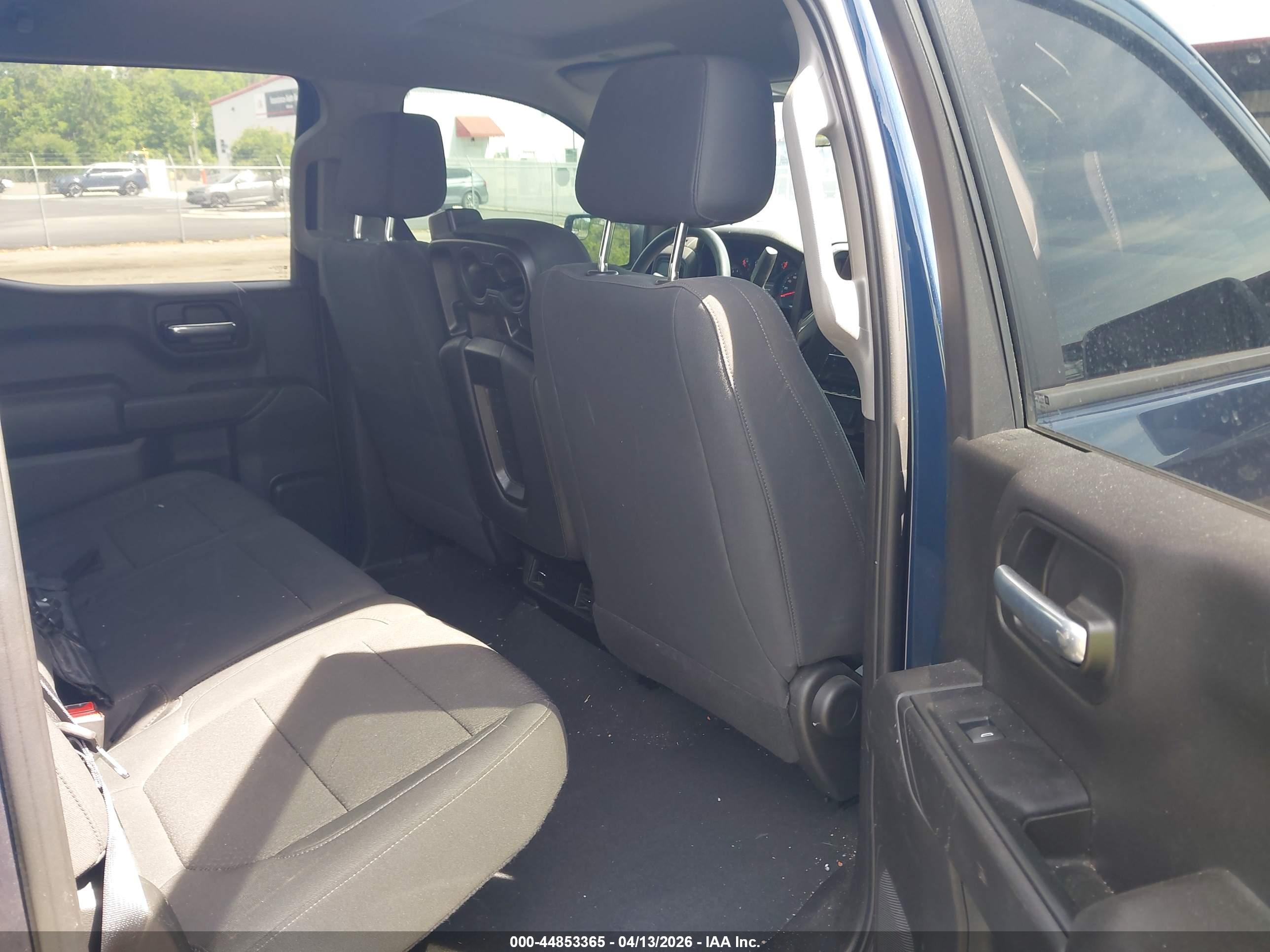 CHEVROLET SILVERADO image 8