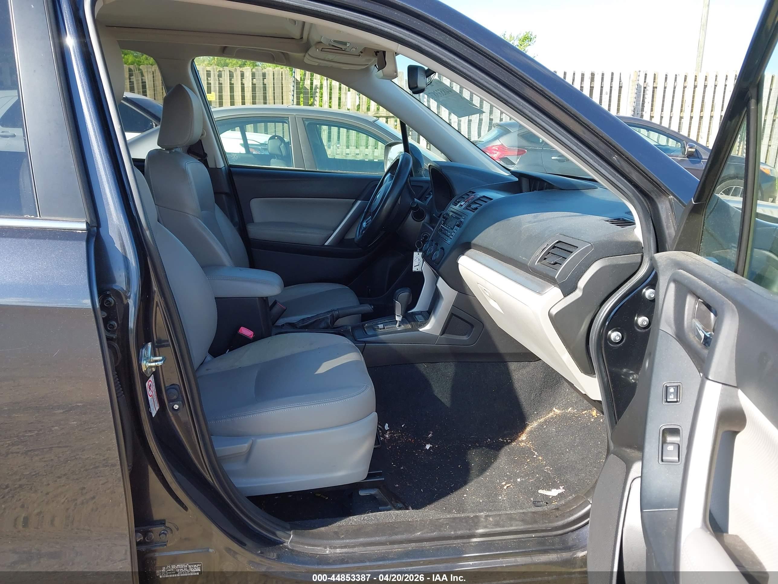 SUBARU FORESTER image 5