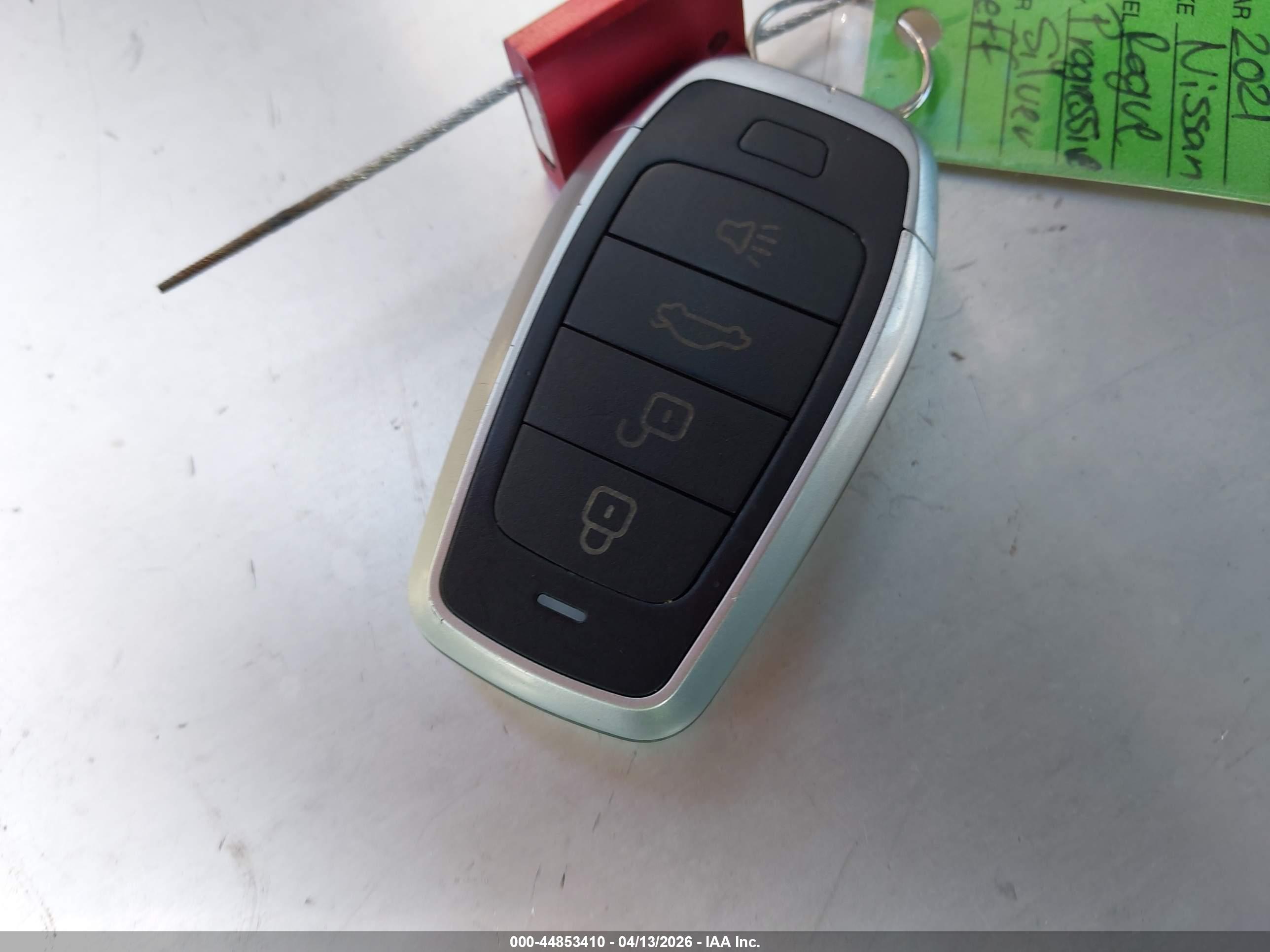 NISSAN ROGUE image 11