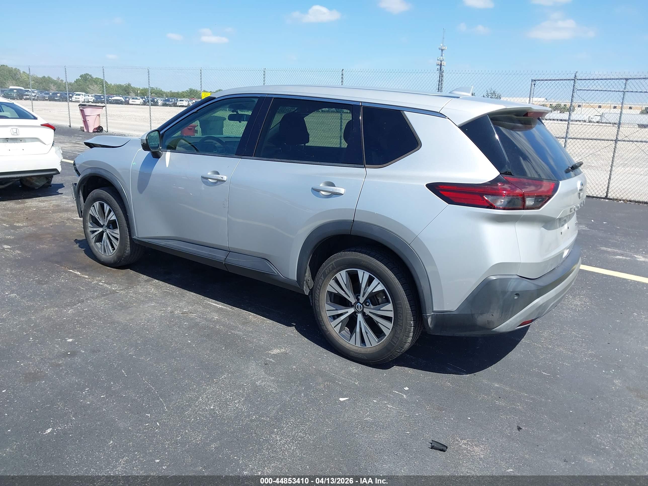 NISSAN ROGUE image 3
