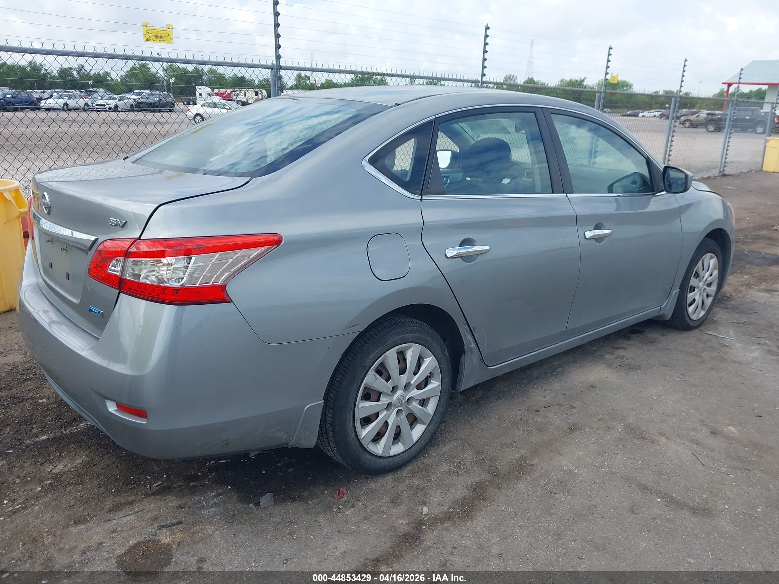 NISSAN SENTRA image 4