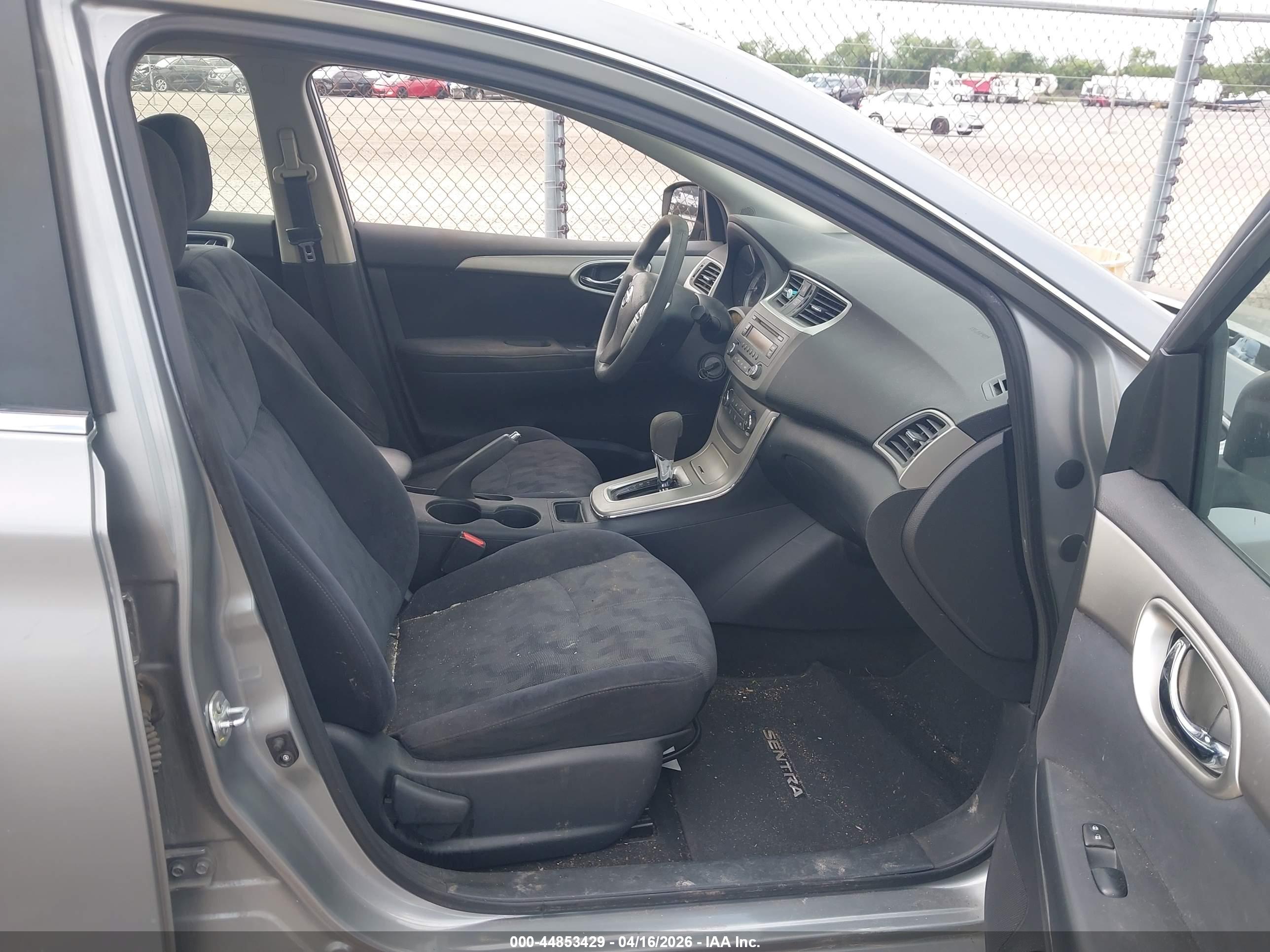NISSAN SENTRA image 5