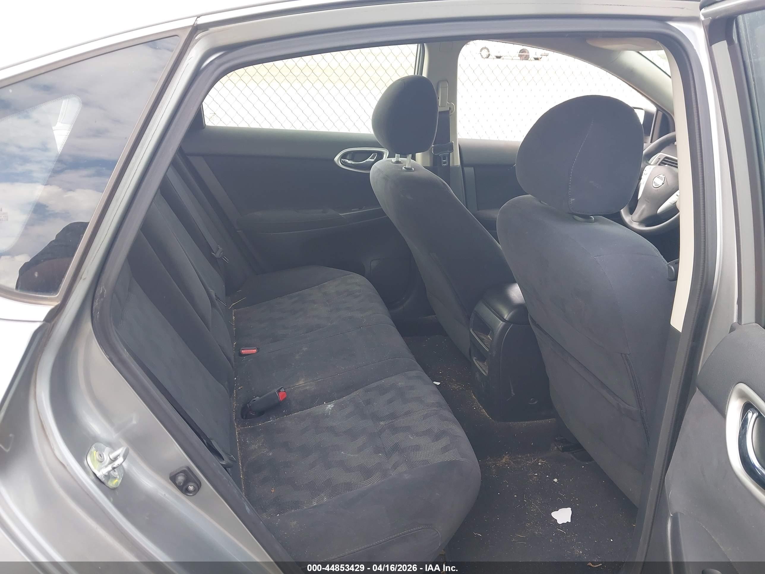NISSAN SENTRA image 8
