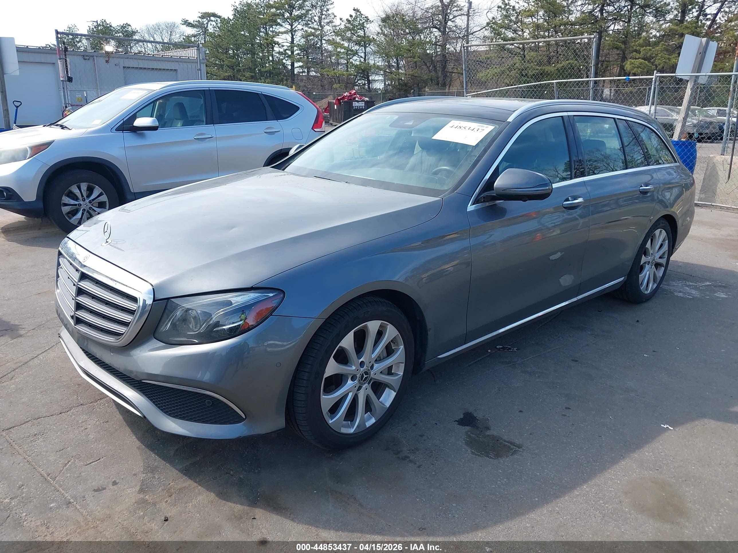 MERCEDES-BENZ E image 2