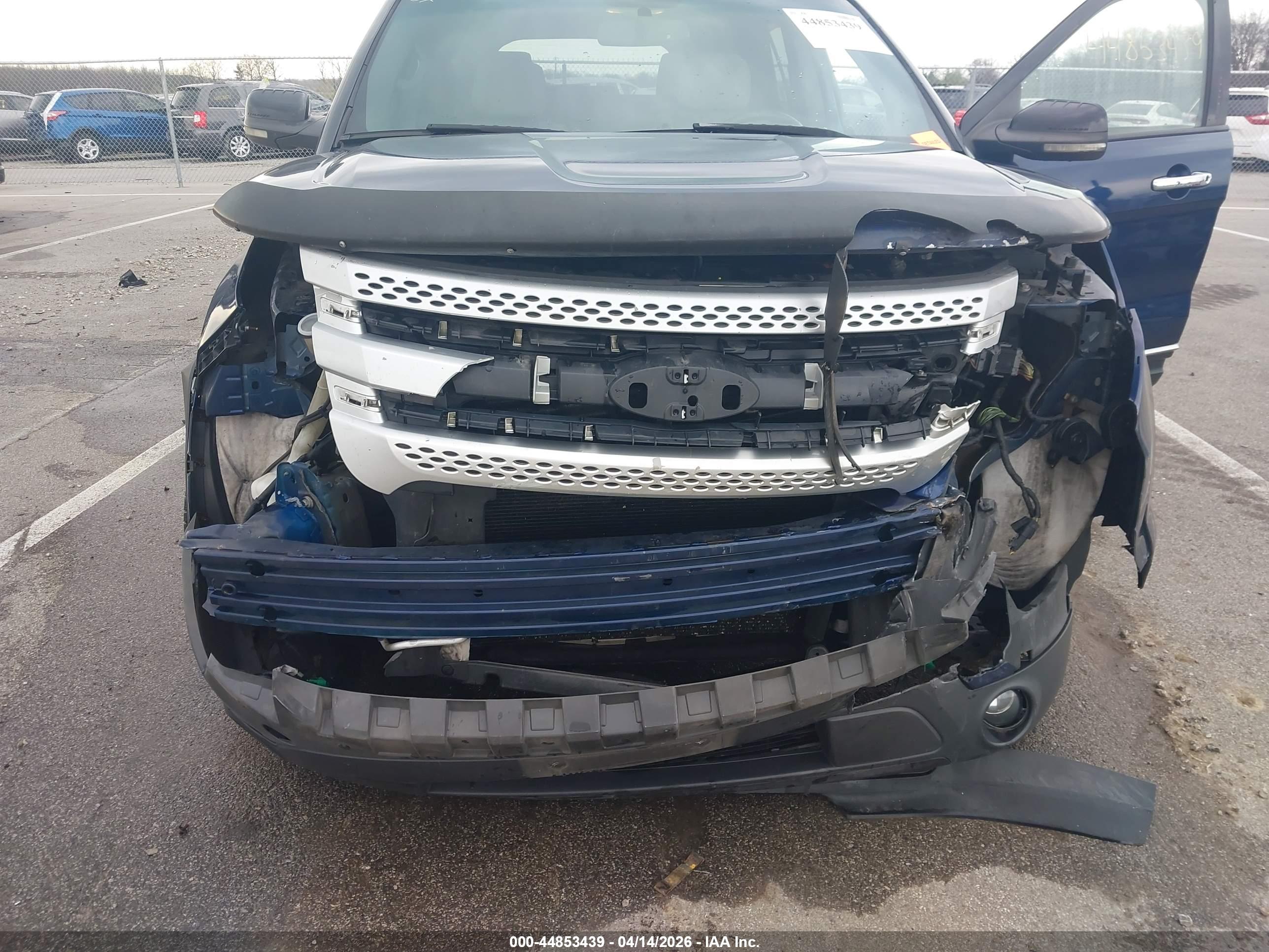 FORD EXPLORER image 6