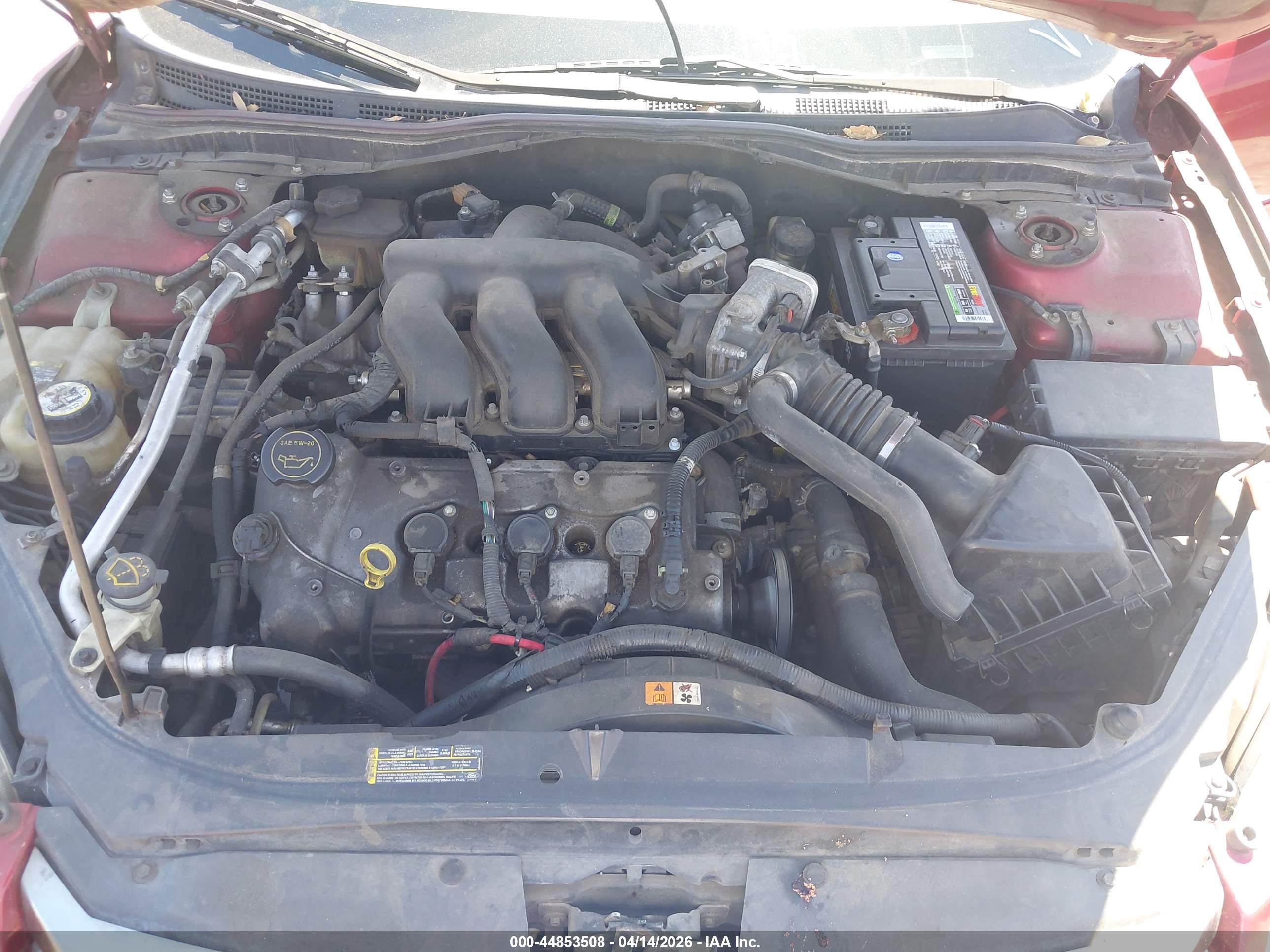 FORD FUSION image 10