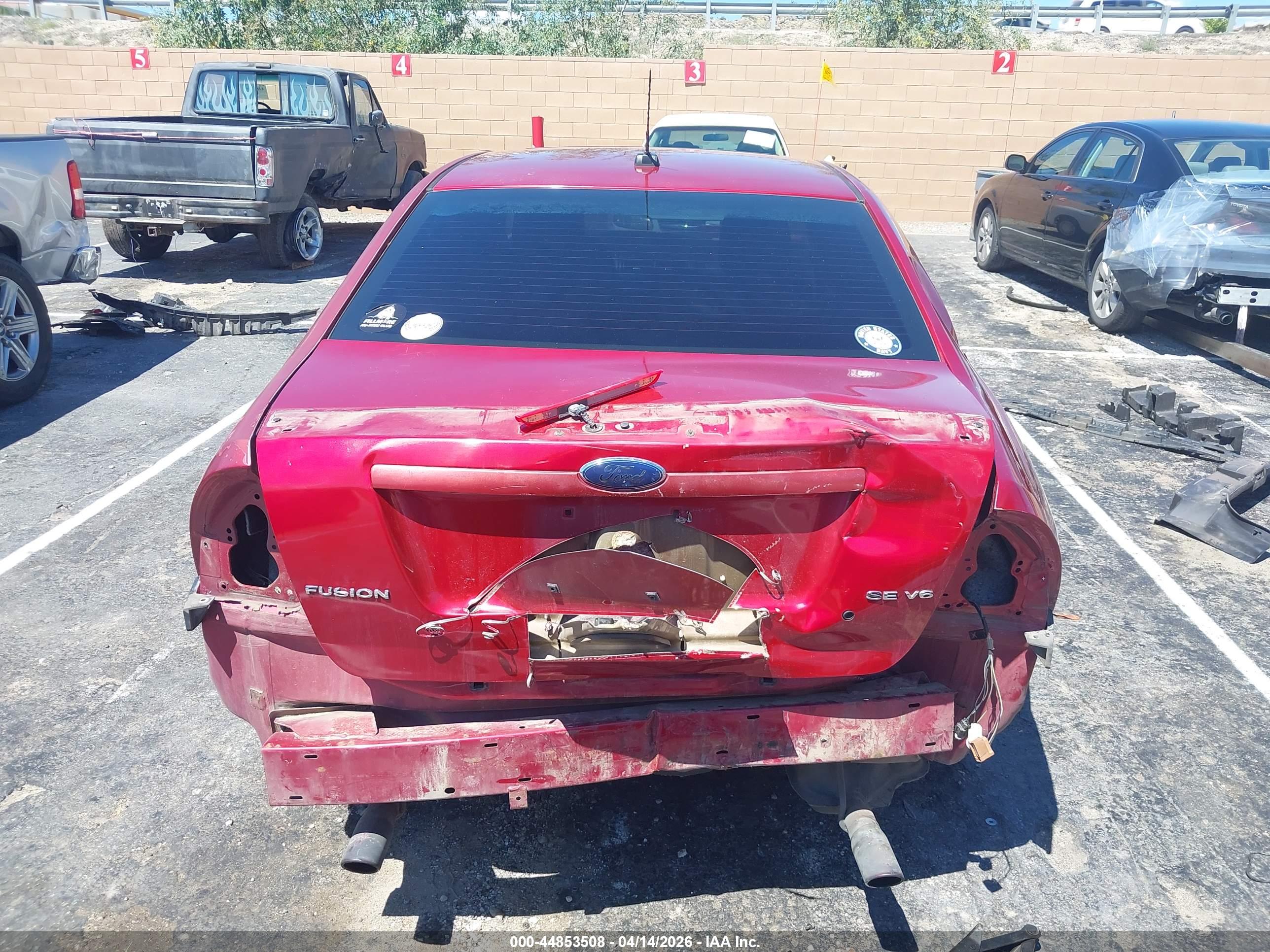 FORD FUSION image 6