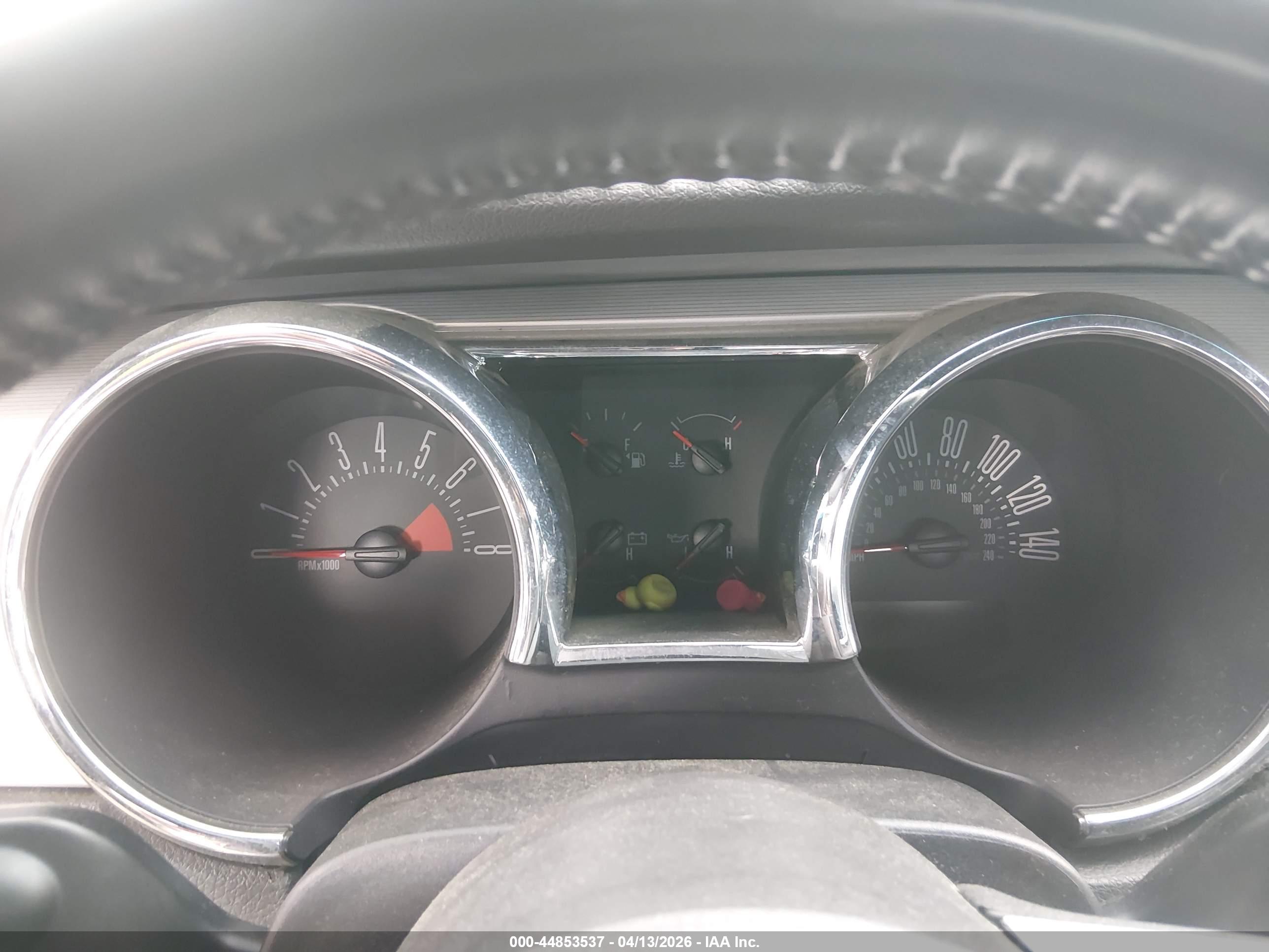 FORD MUSTANG image 7