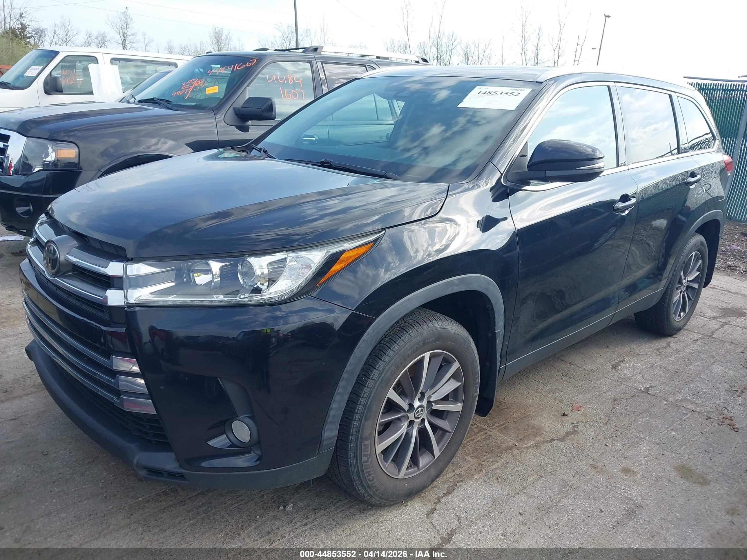 TOYOTA HIGHLANDER image 2