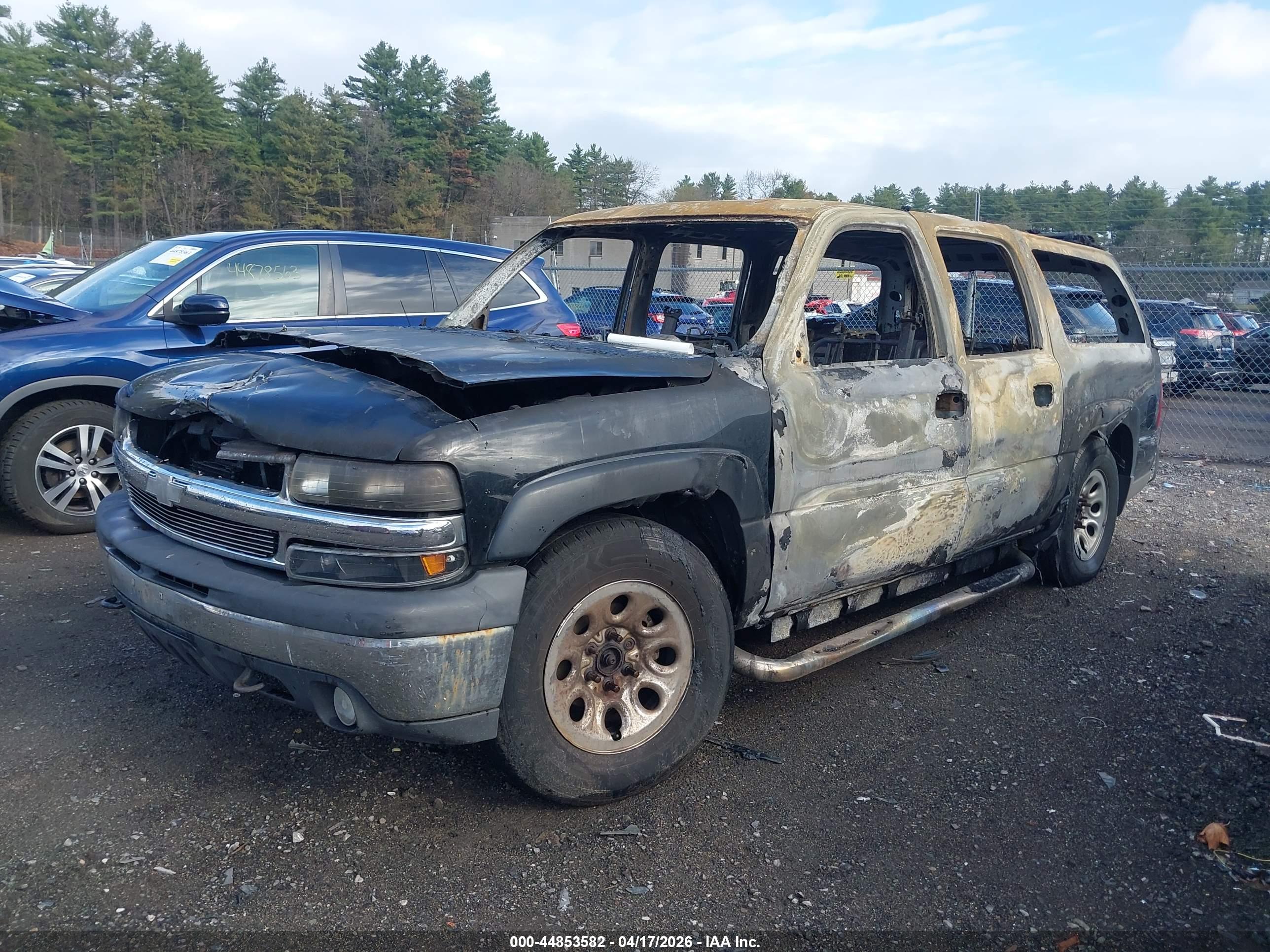 CHEVROLET SUBURBAN image 2