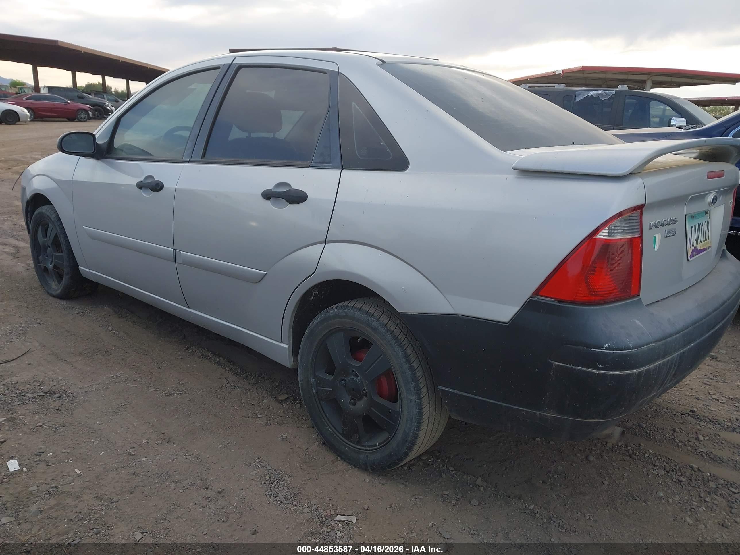 FORD FOCUS image 3