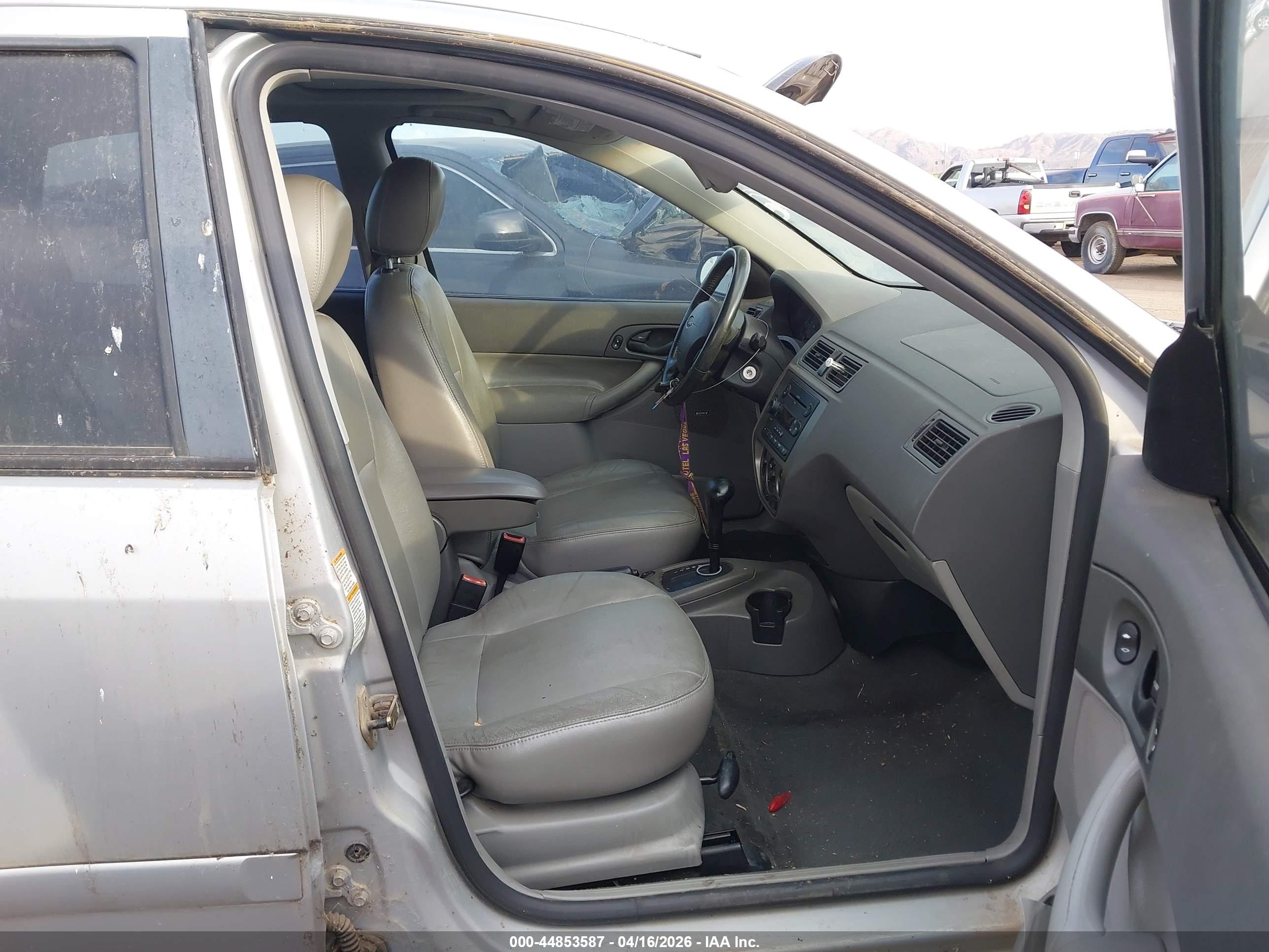 FORD FOCUS image 5