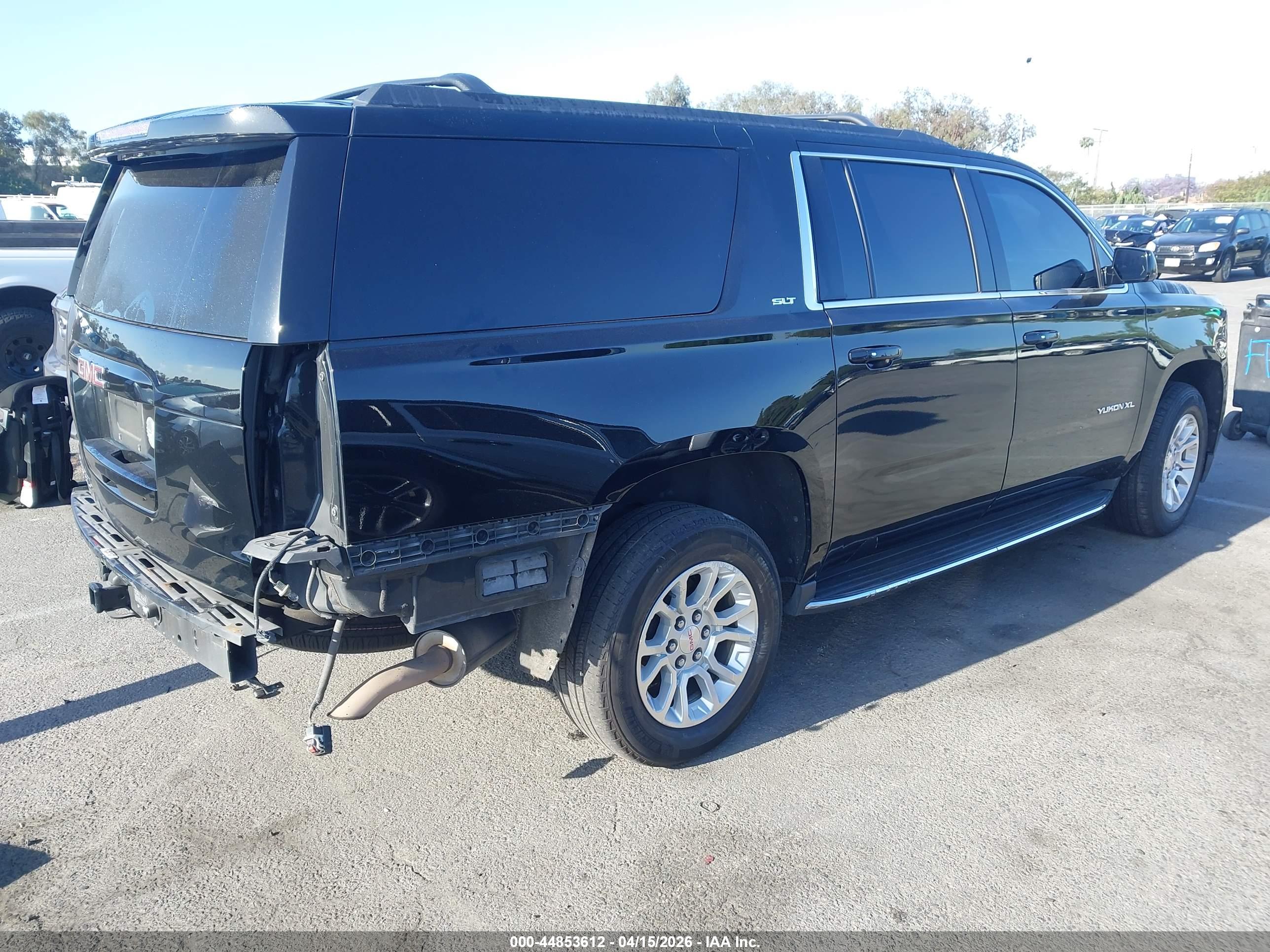 GMC YUKON image 4