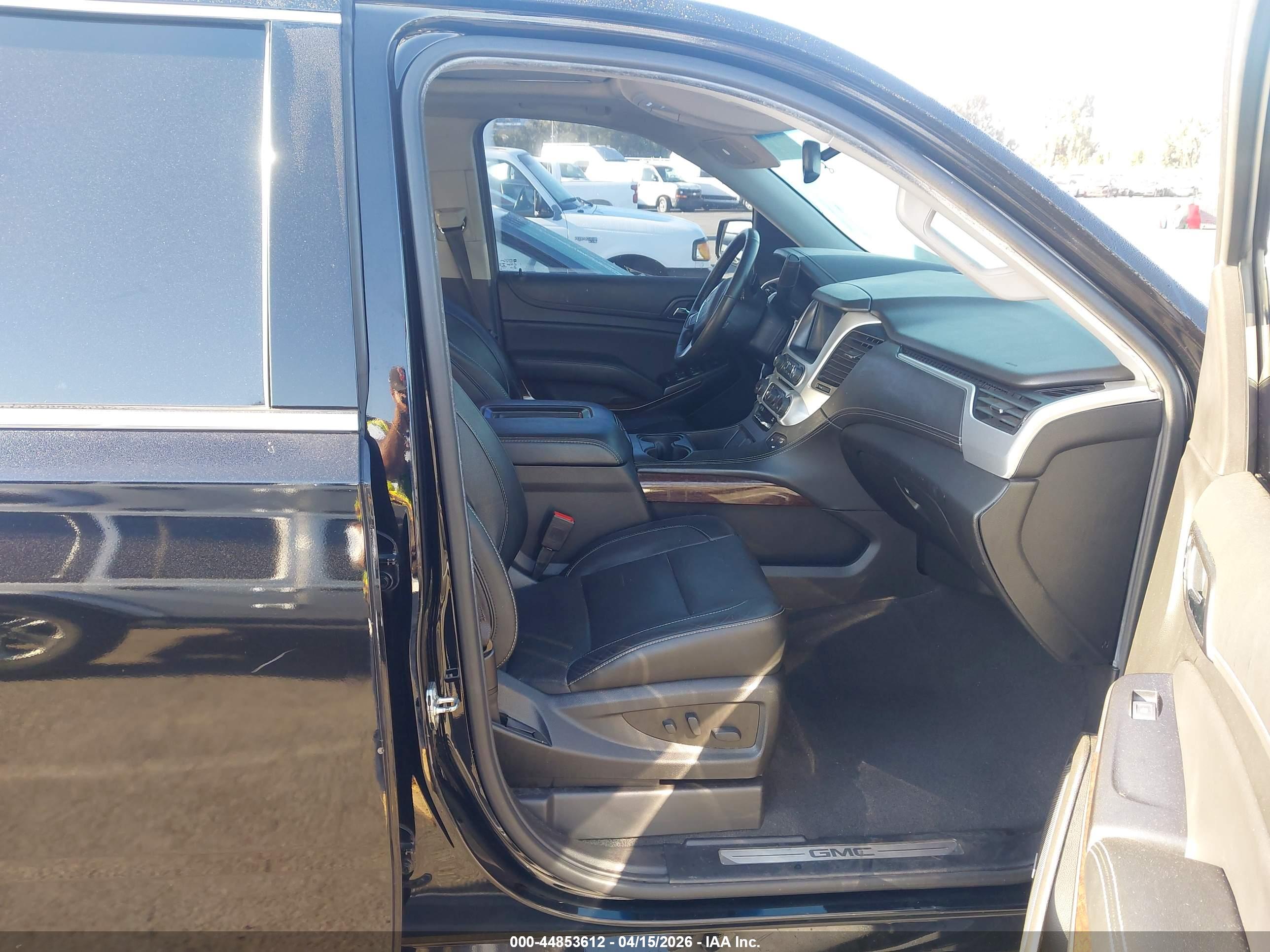GMC YUKON image 5