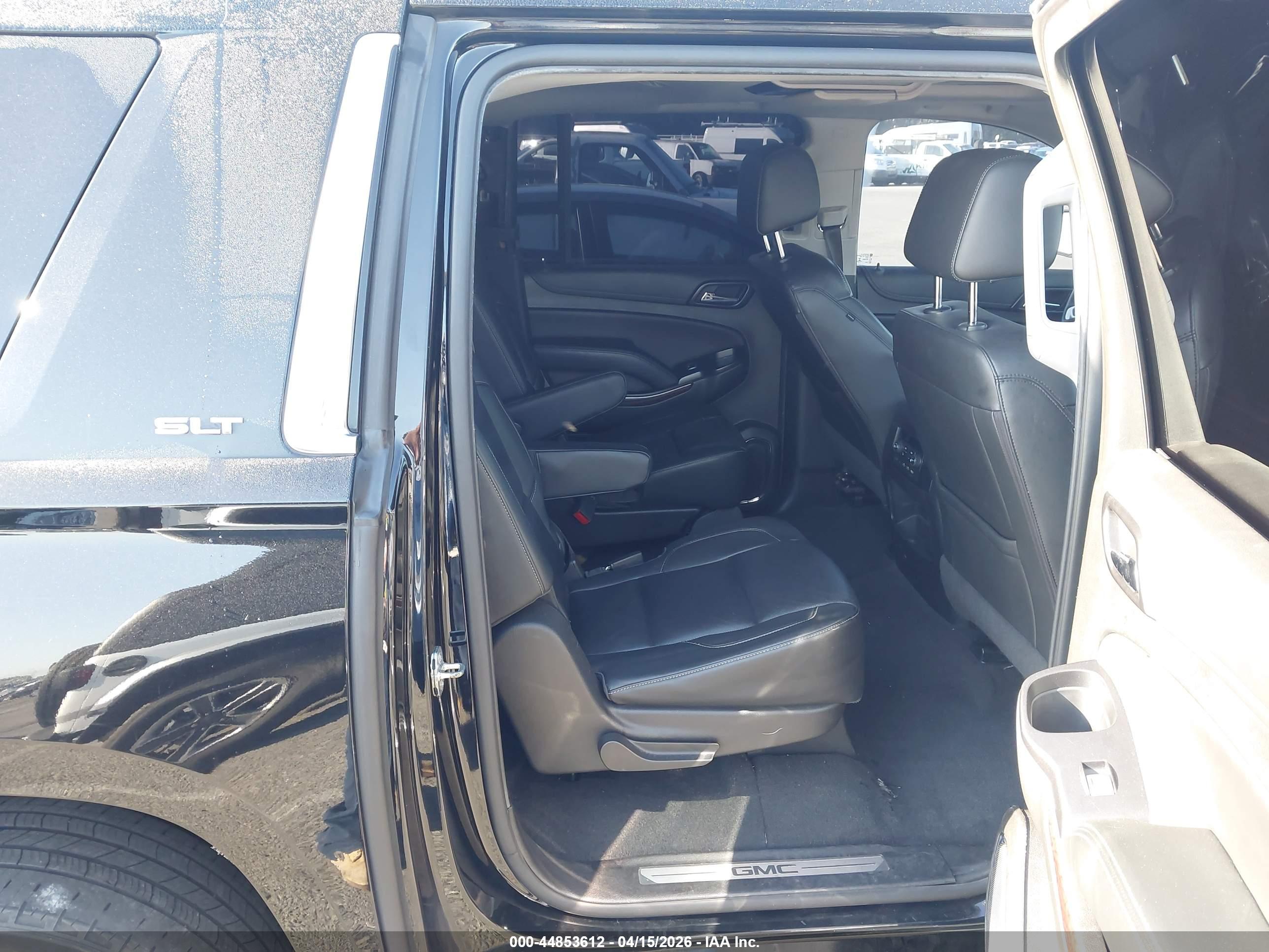 GMC YUKON image 8