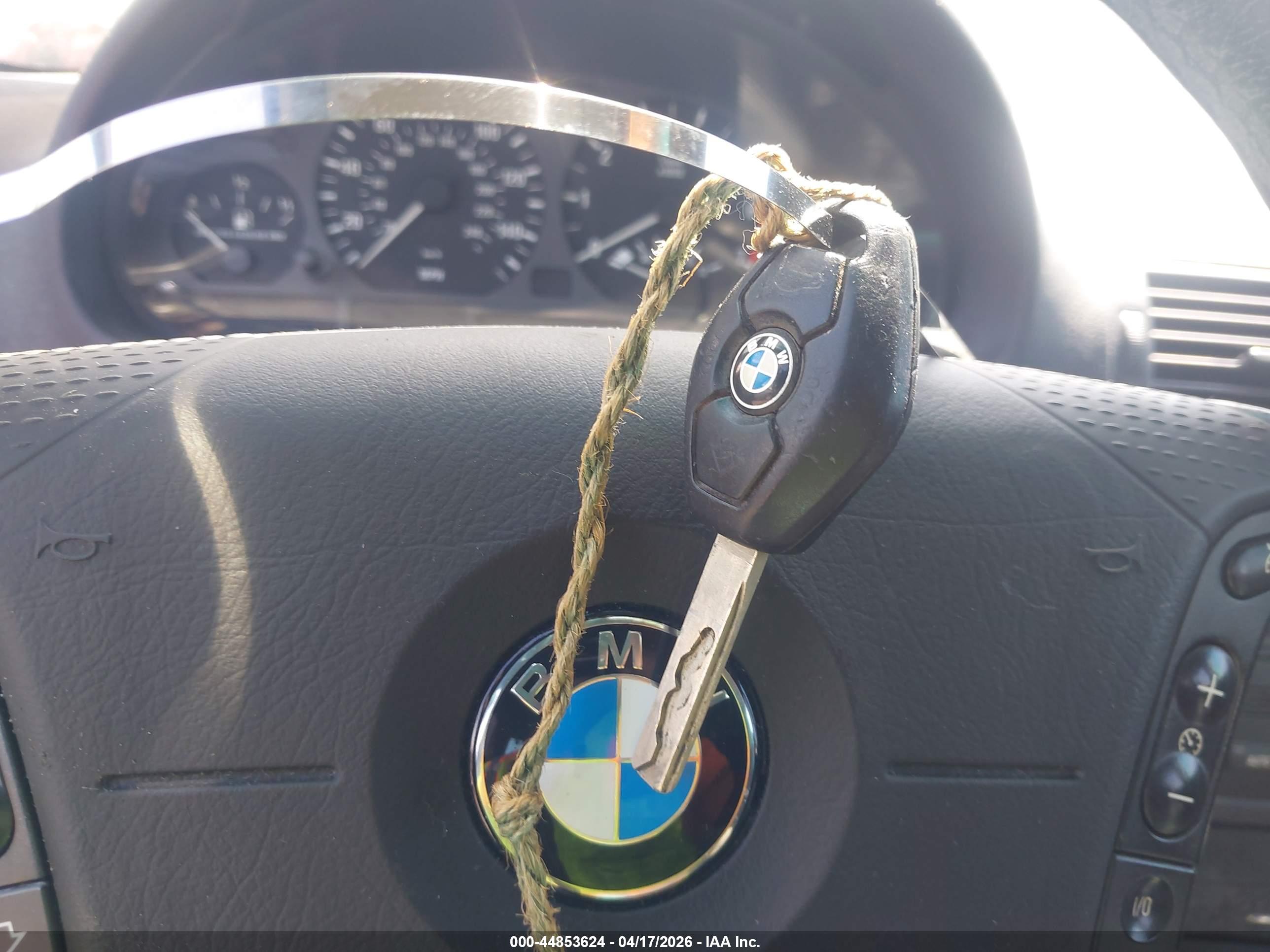 BMW 325I image 11