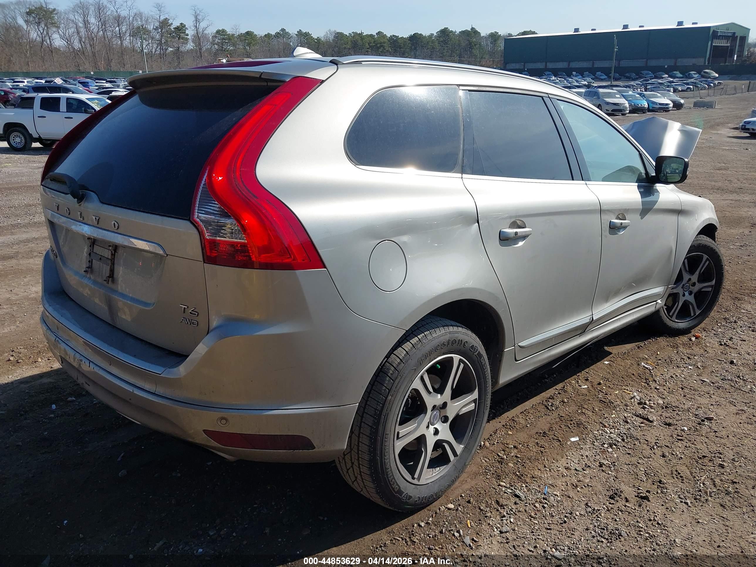 VOLVO XC60 image 4