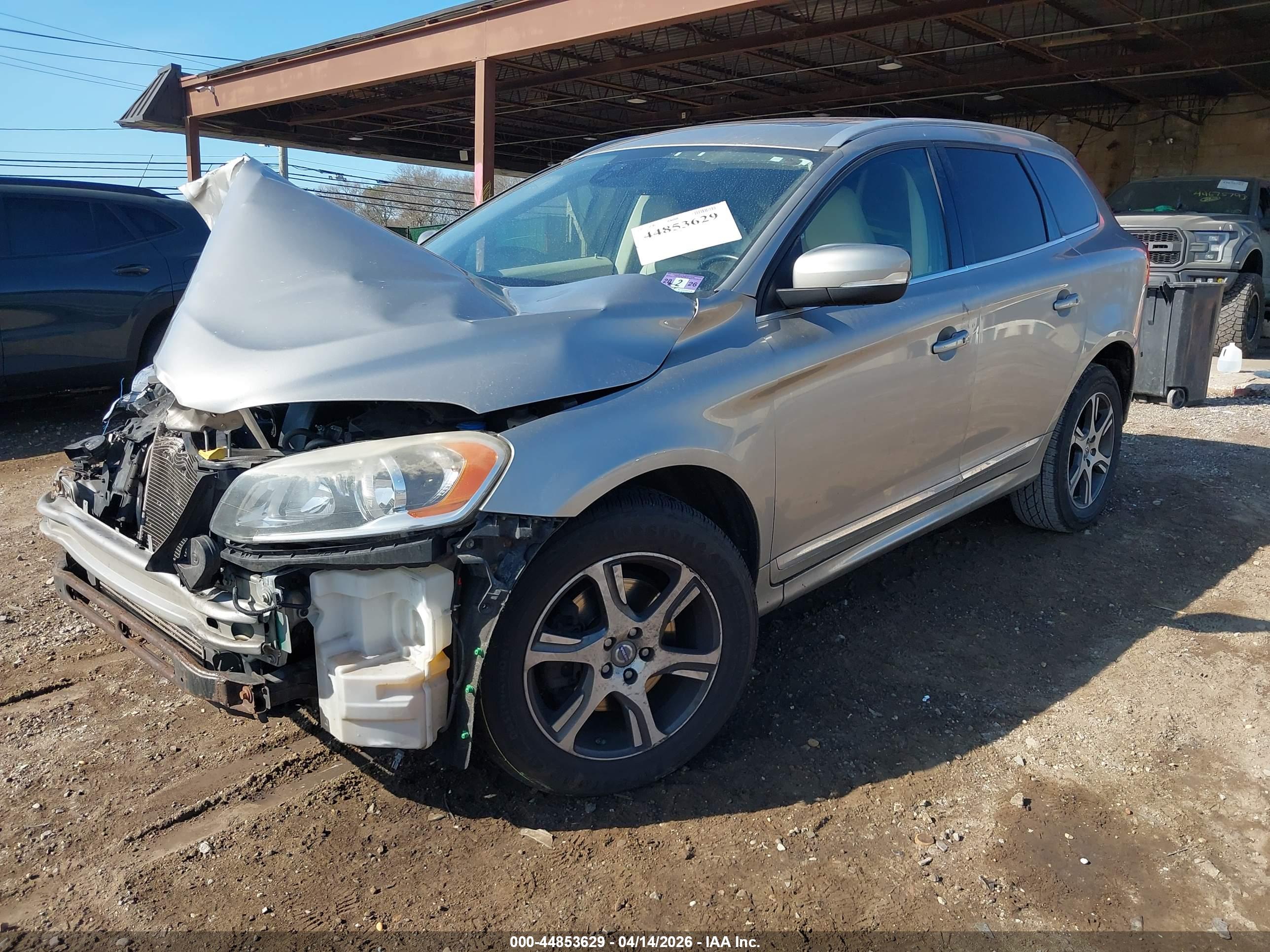 VOLVO XC60 image 6