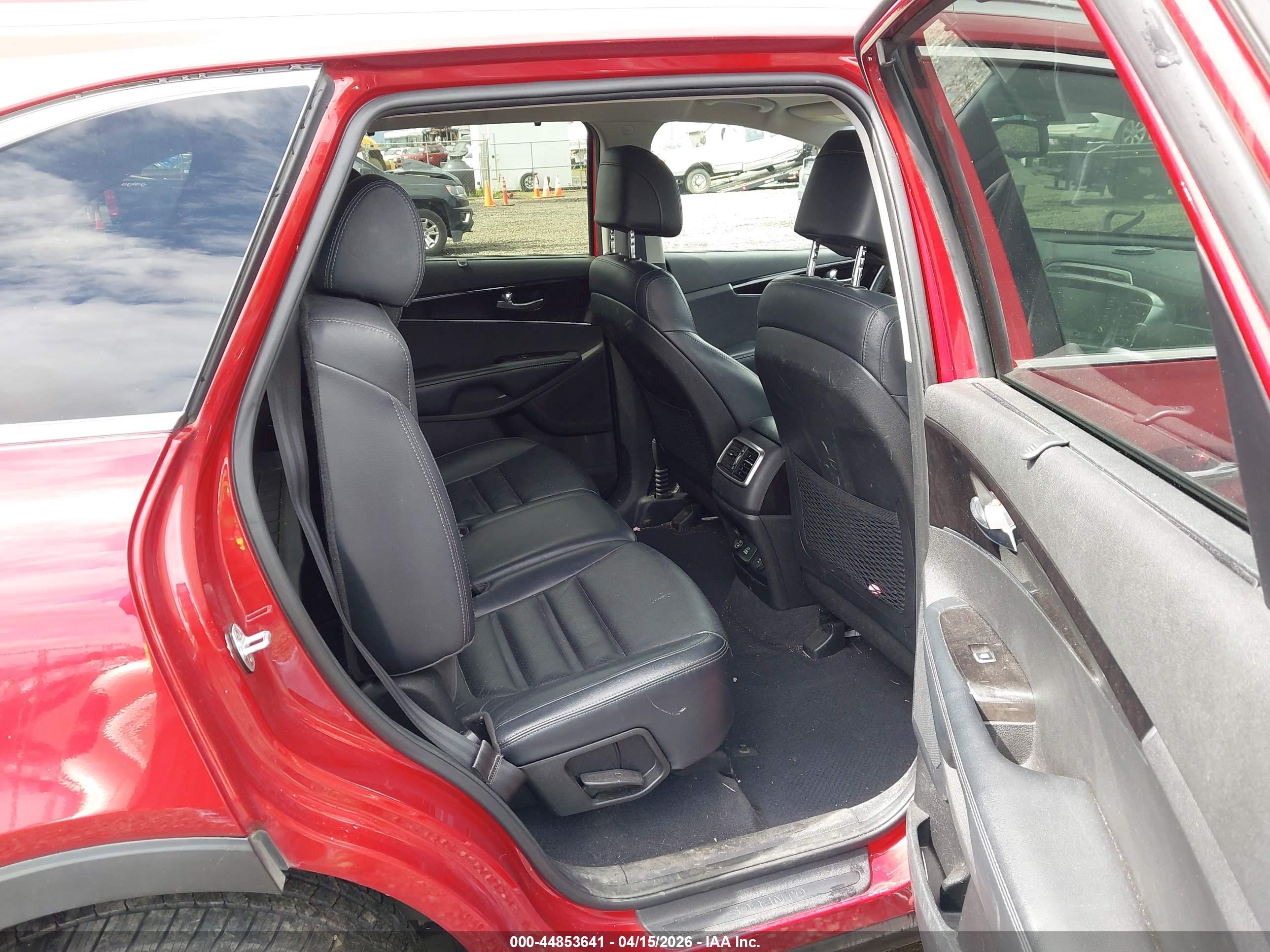 KIA SORENTO image 8