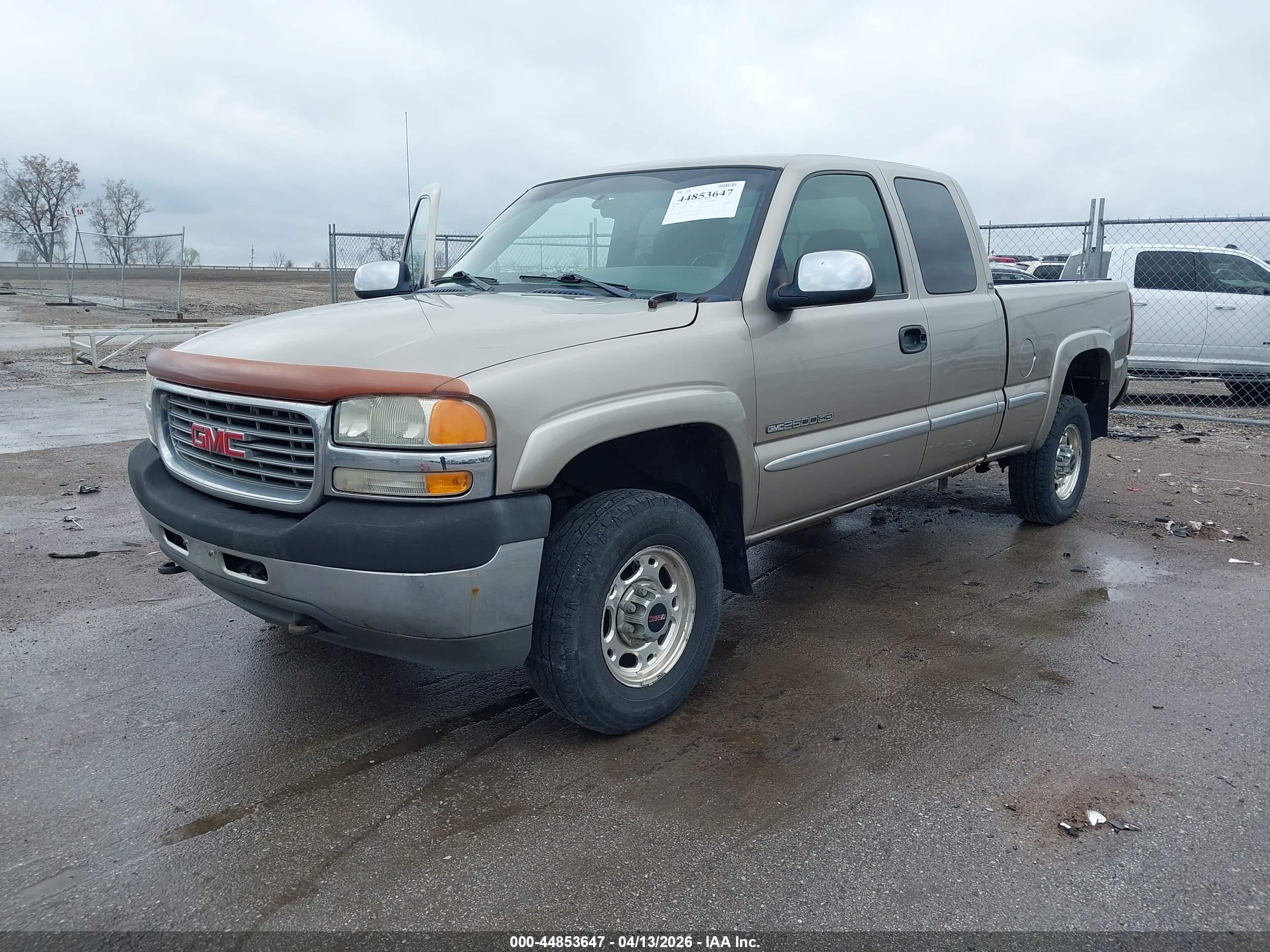GMC SIERRA image 2