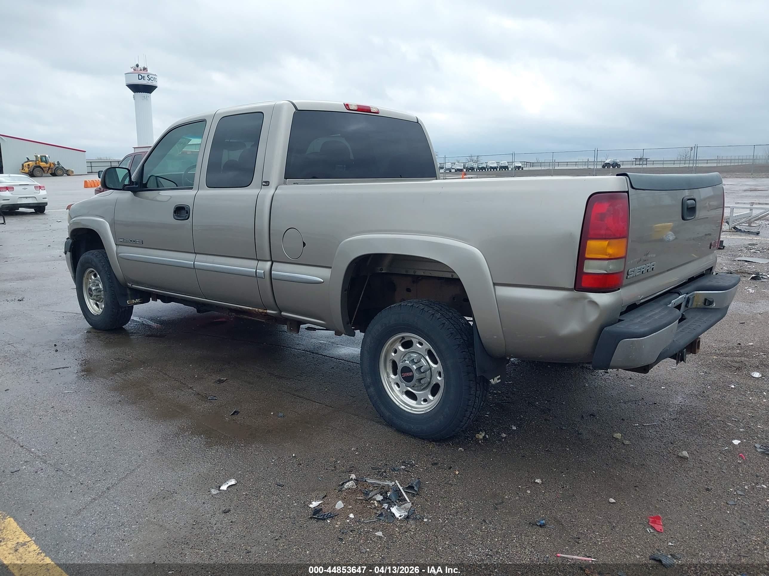 GMC SIERRA image 3