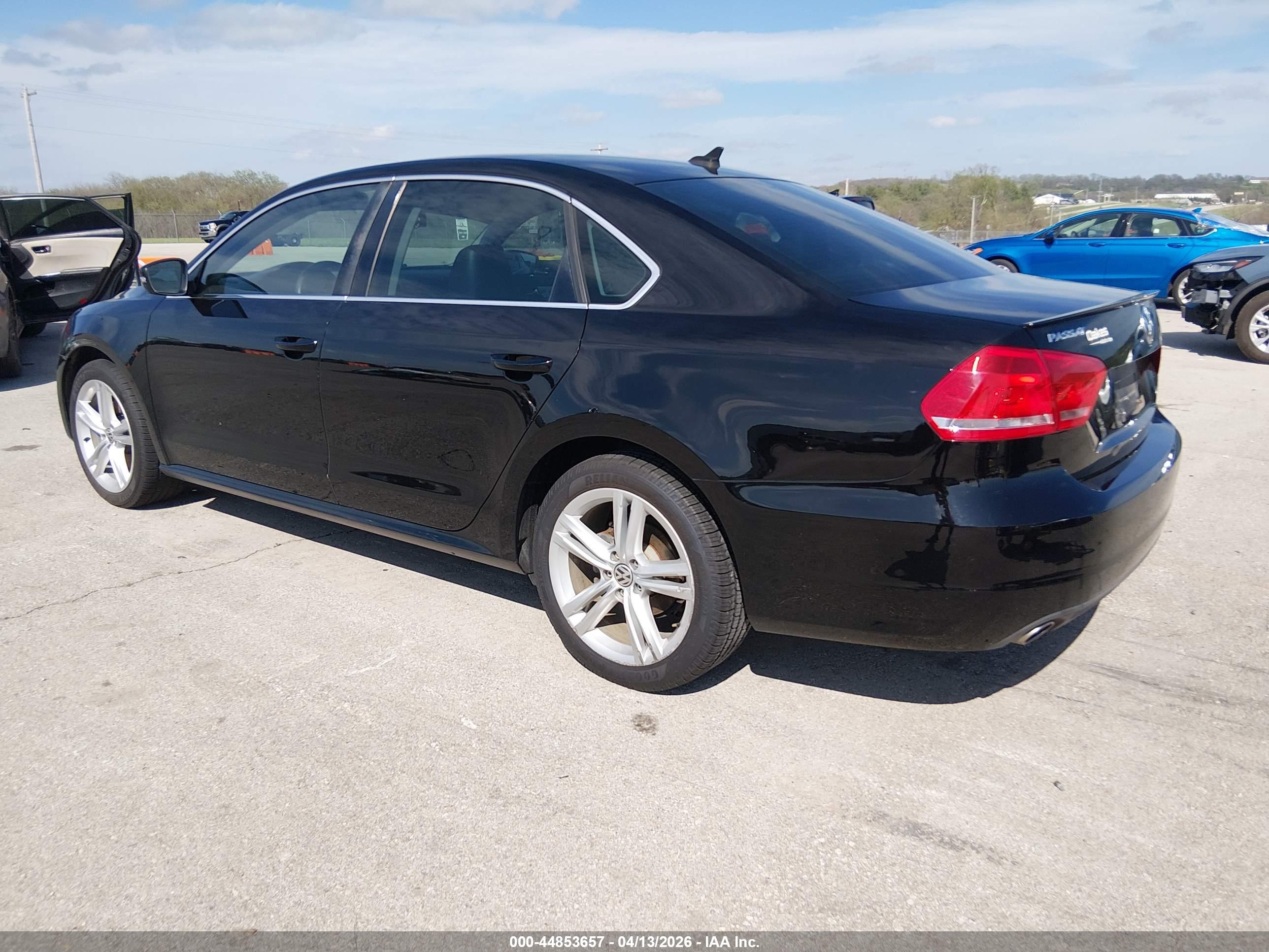 VOLKSWAGEN PASSAT image 3