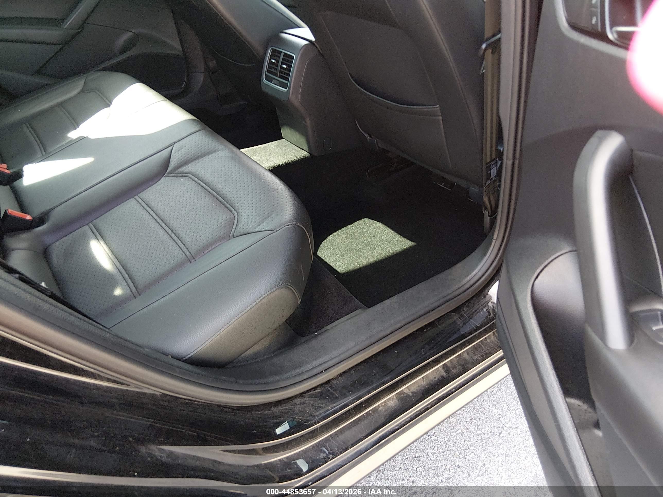 VOLKSWAGEN PASSAT image 8