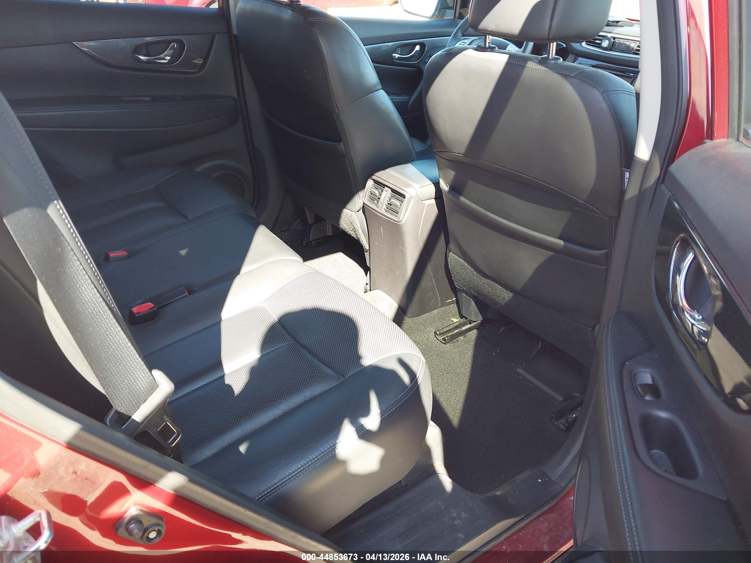 NISSAN ROGUE image 8