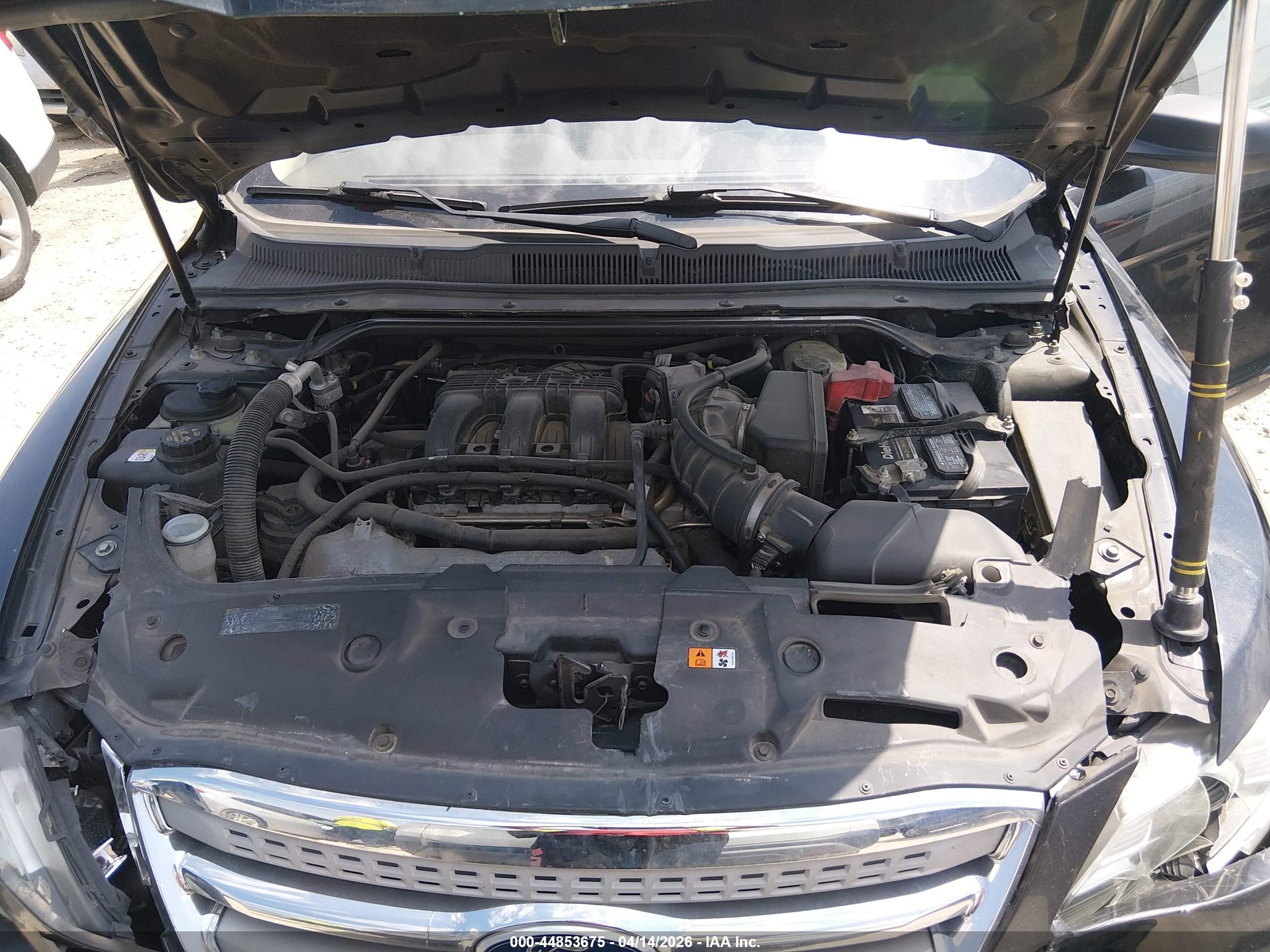 FORD TAURUS image 10