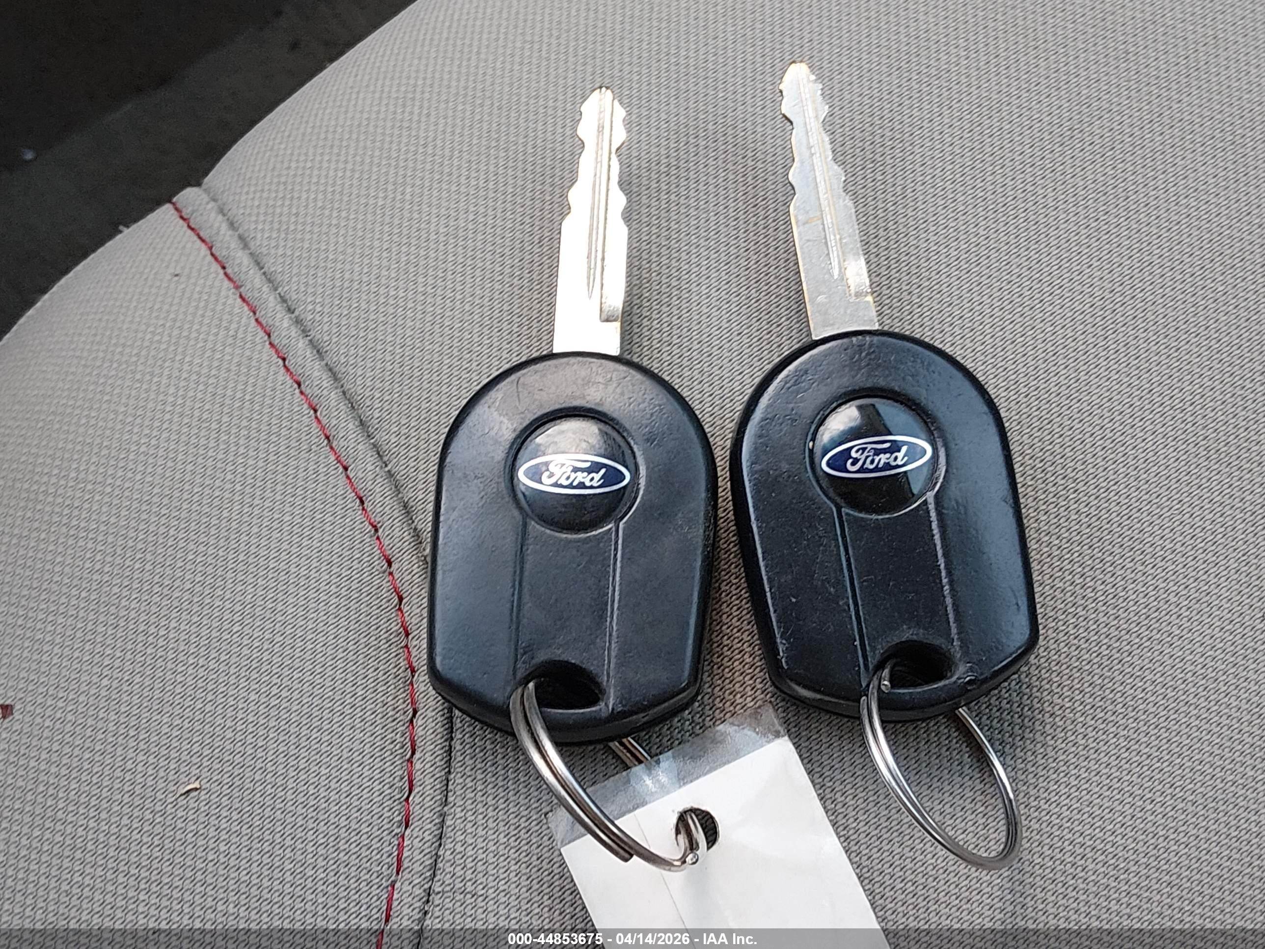 FORD TAURUS image 11