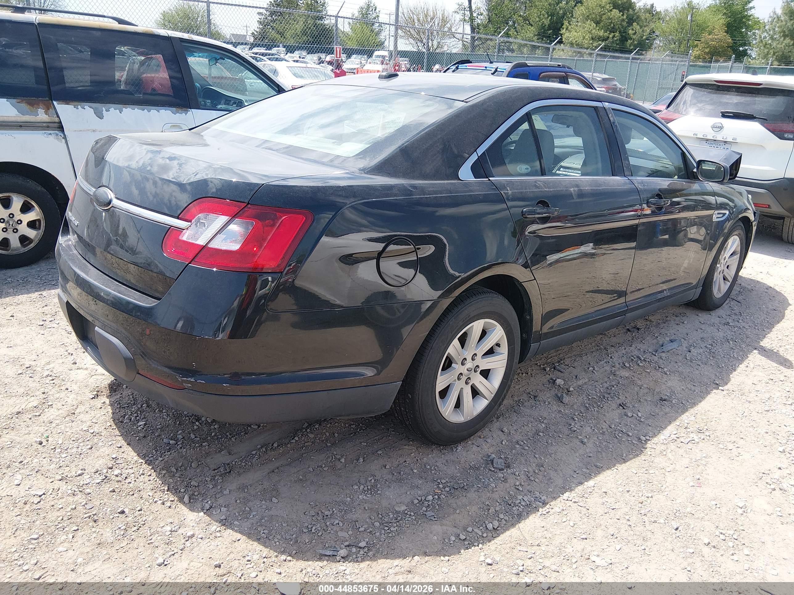 FORD TAURUS image 4