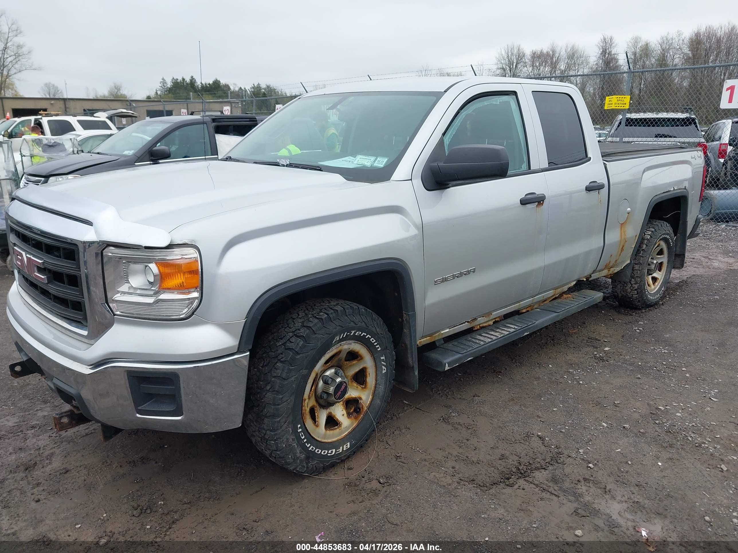 GMC SIERRA image 2