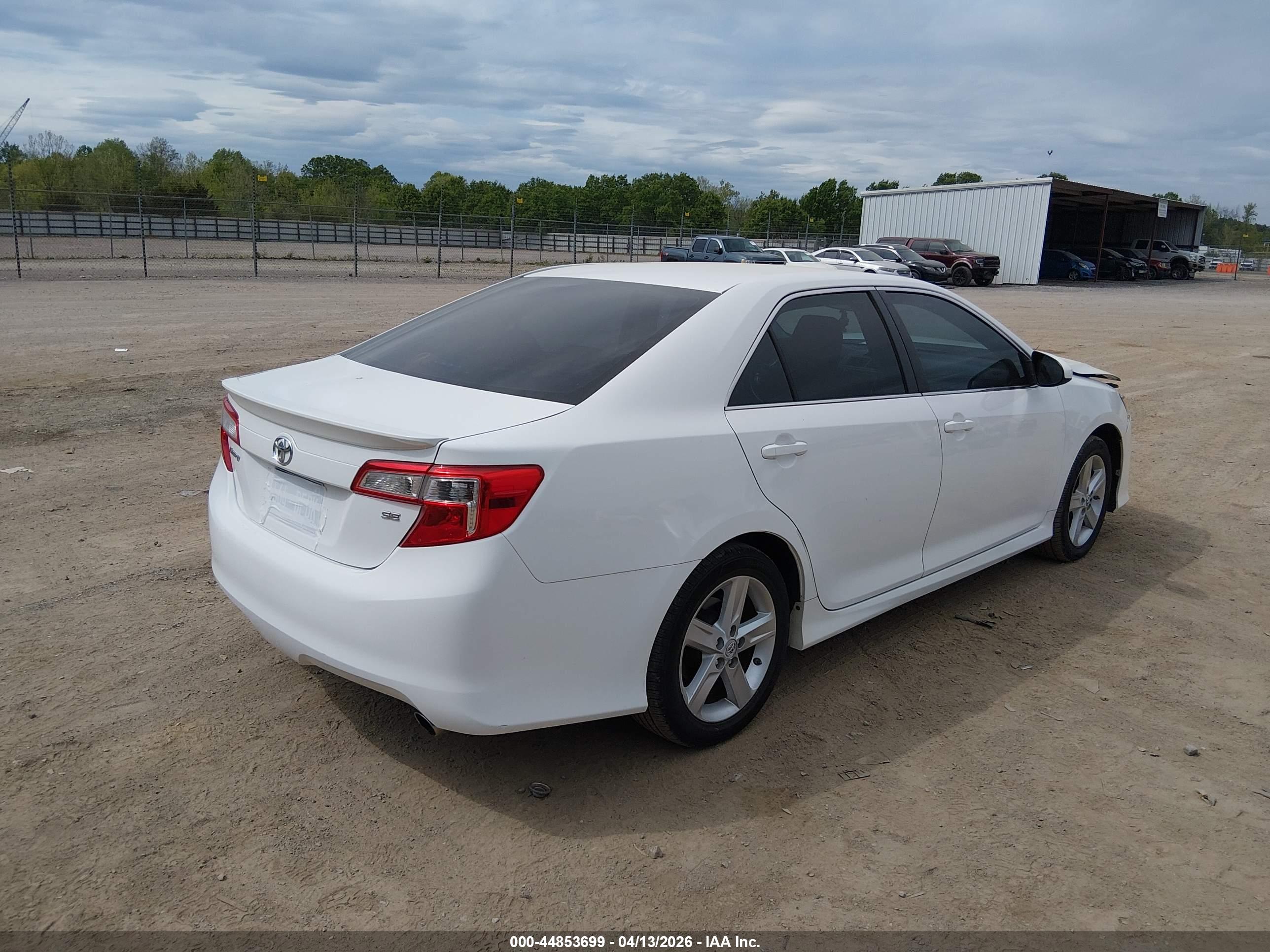 TOYOTA CAMRY image 4