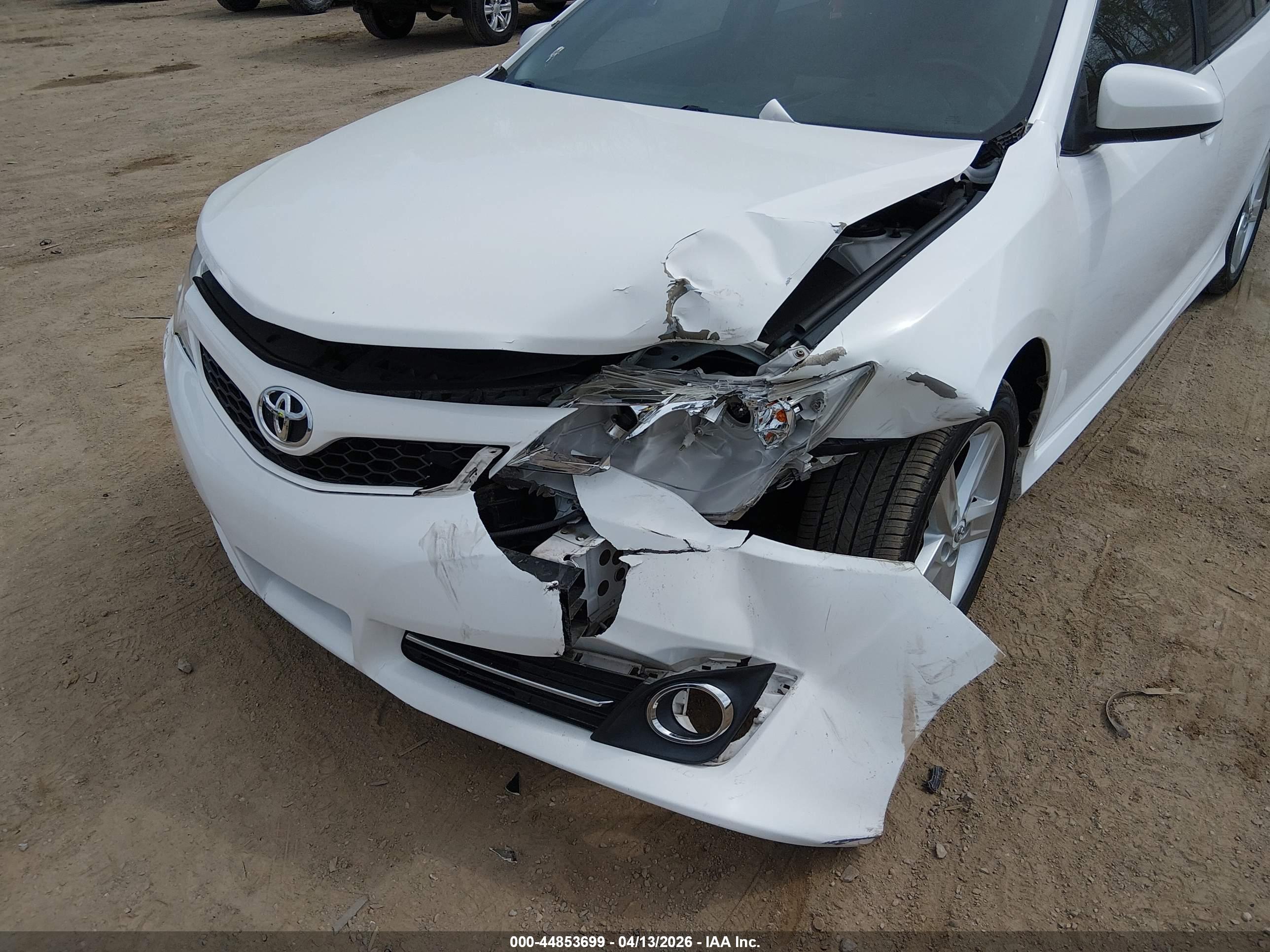 TOYOTA CAMRY image 6