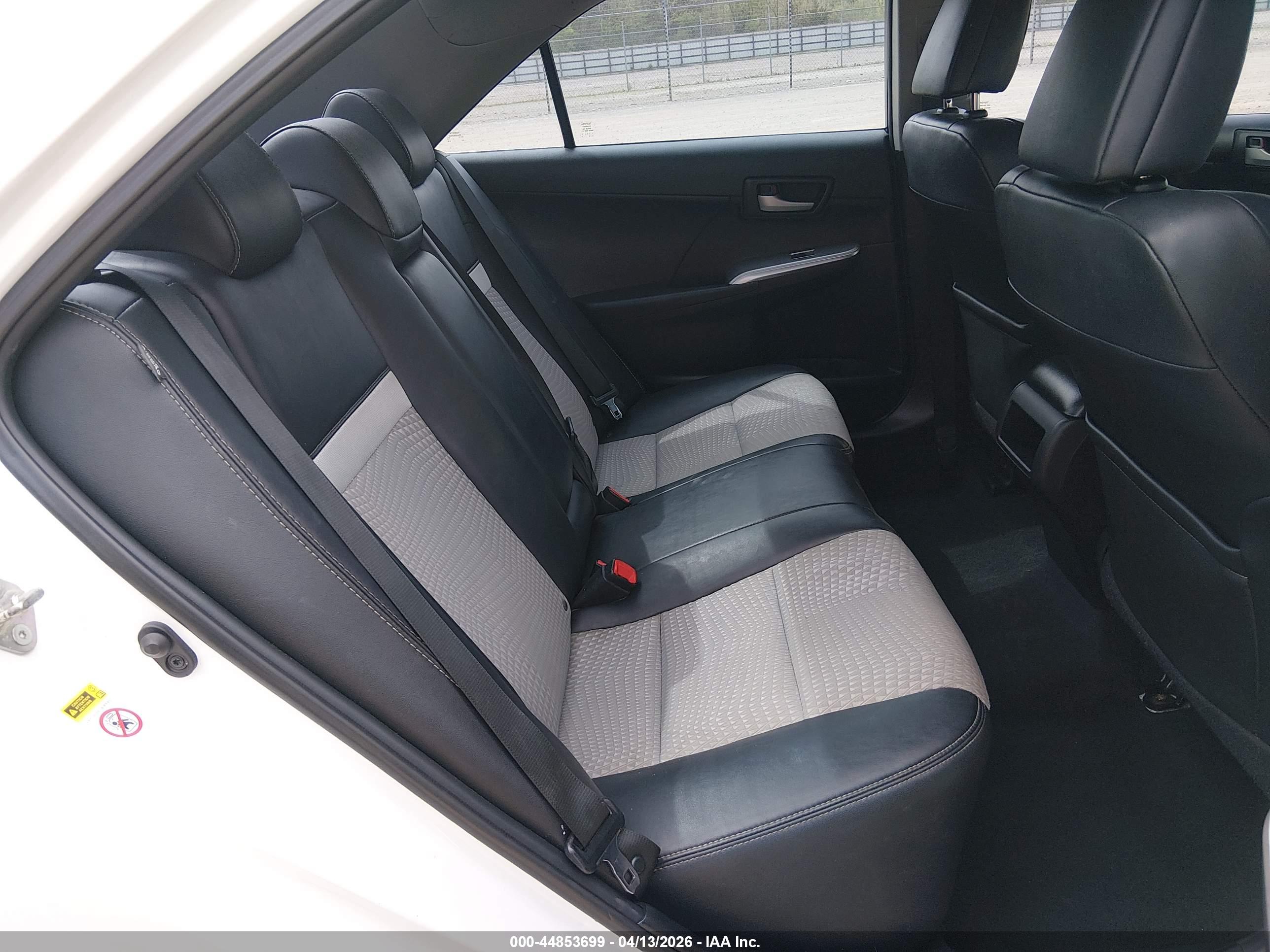 TOYOTA CAMRY image 8