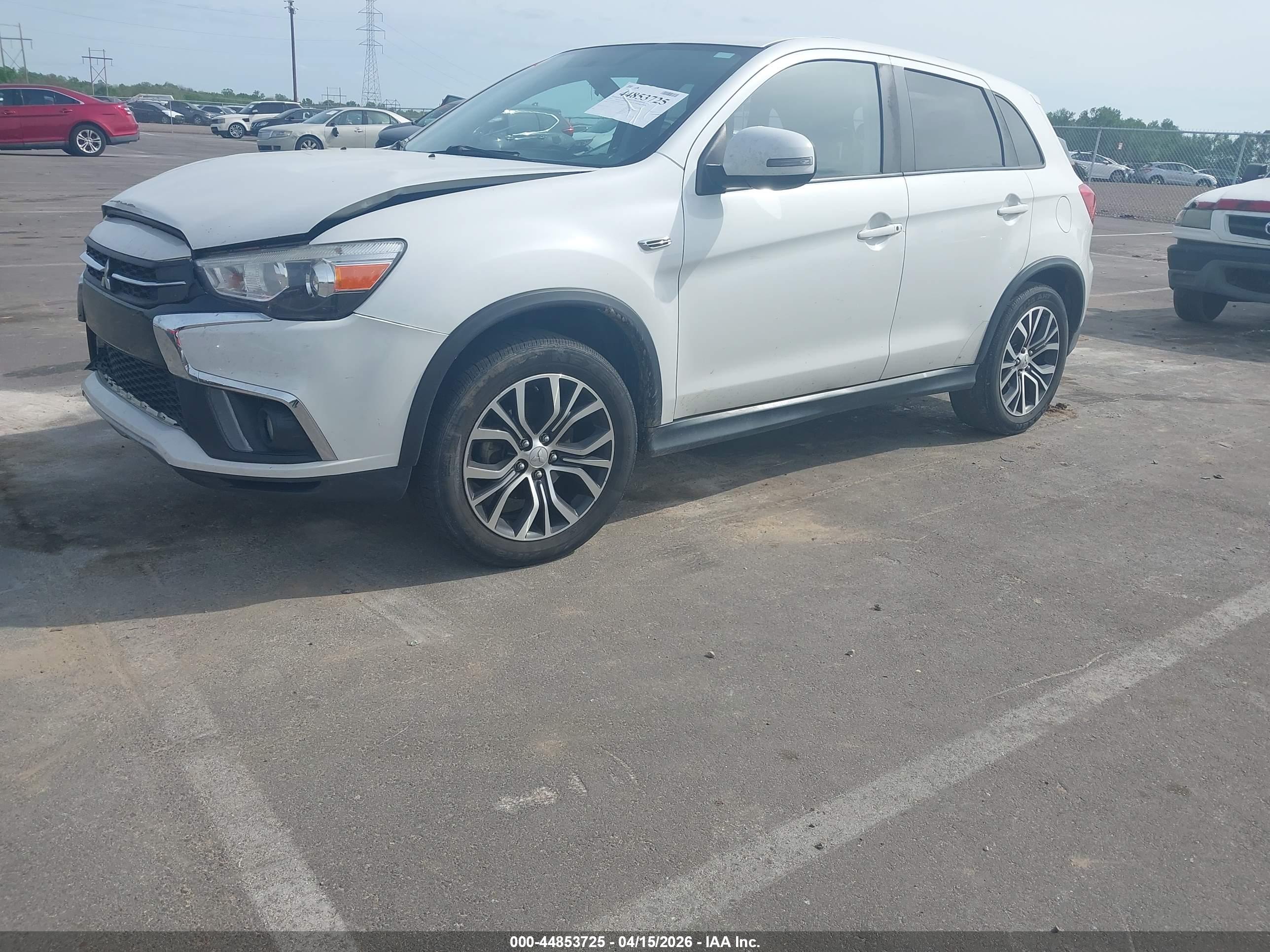 MITSUBISHI OUTLANDER image 2