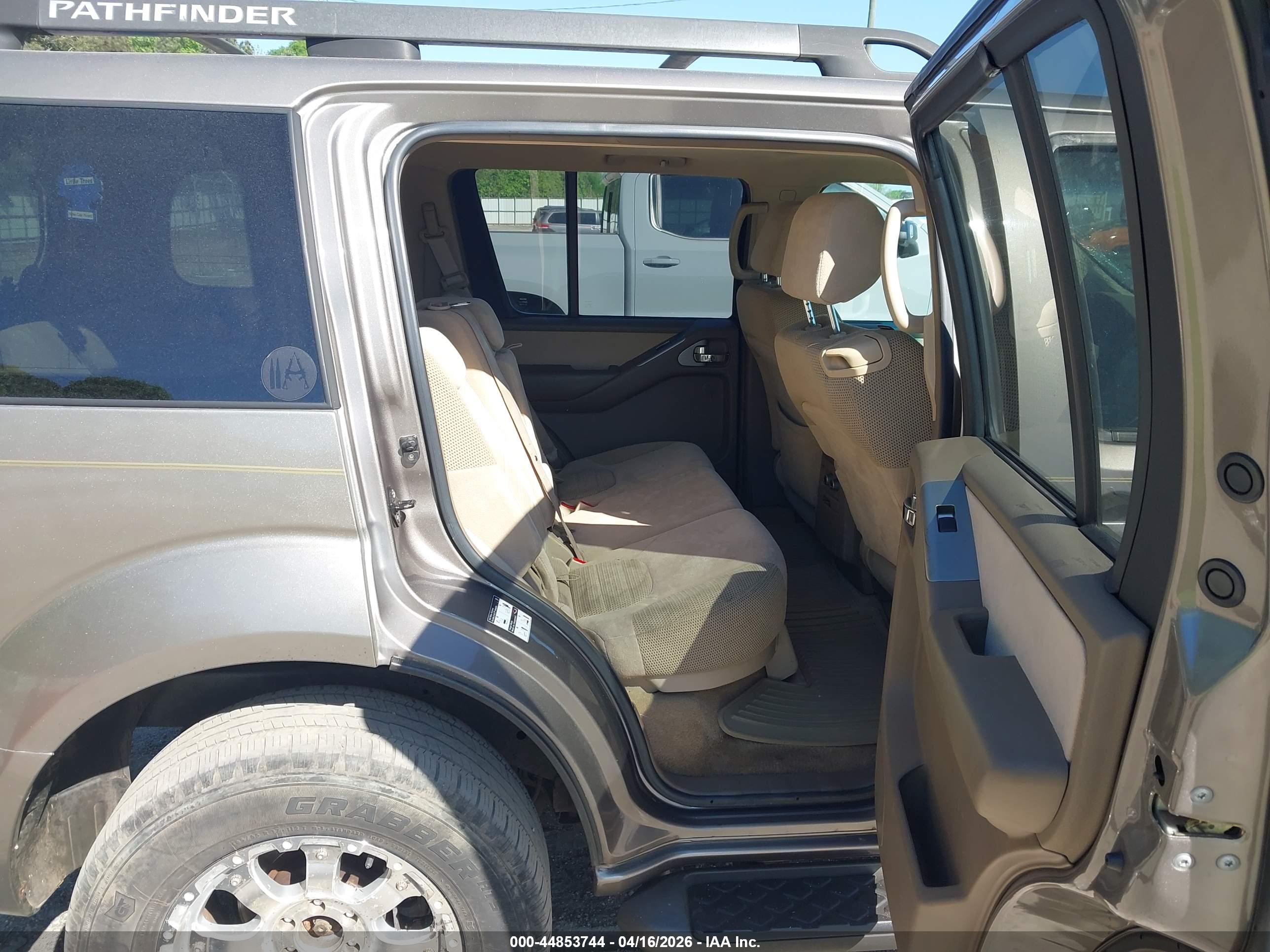 NISSAN PATHFINDER image 8