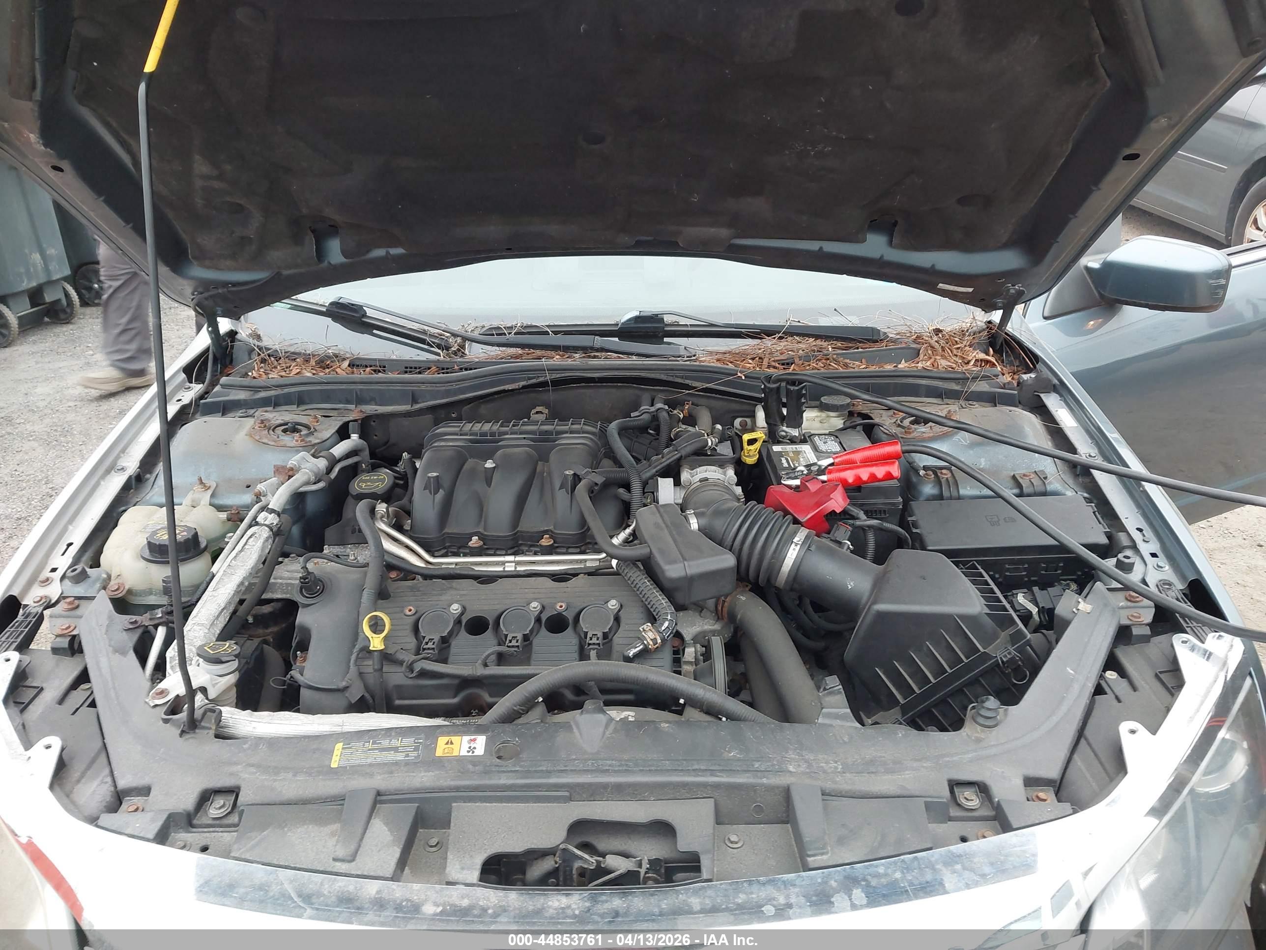 FORD FUSION image 10