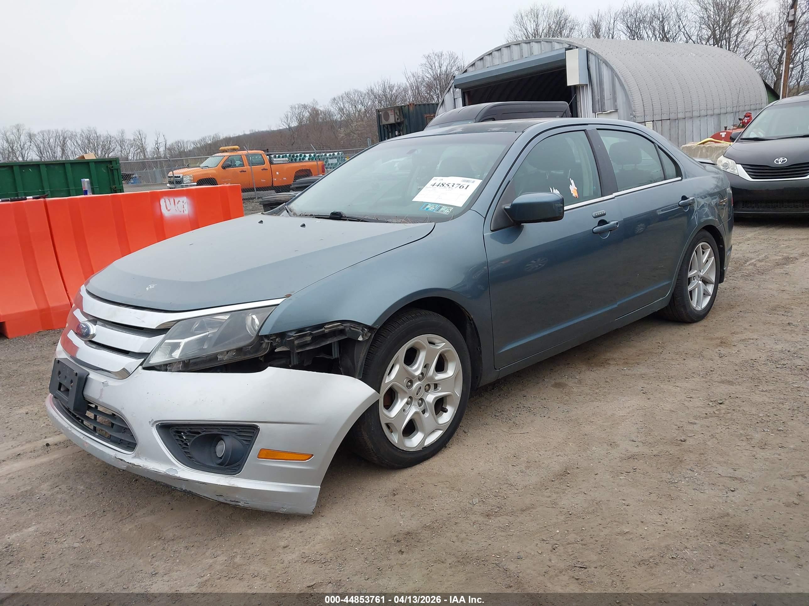 FORD FUSION image 2