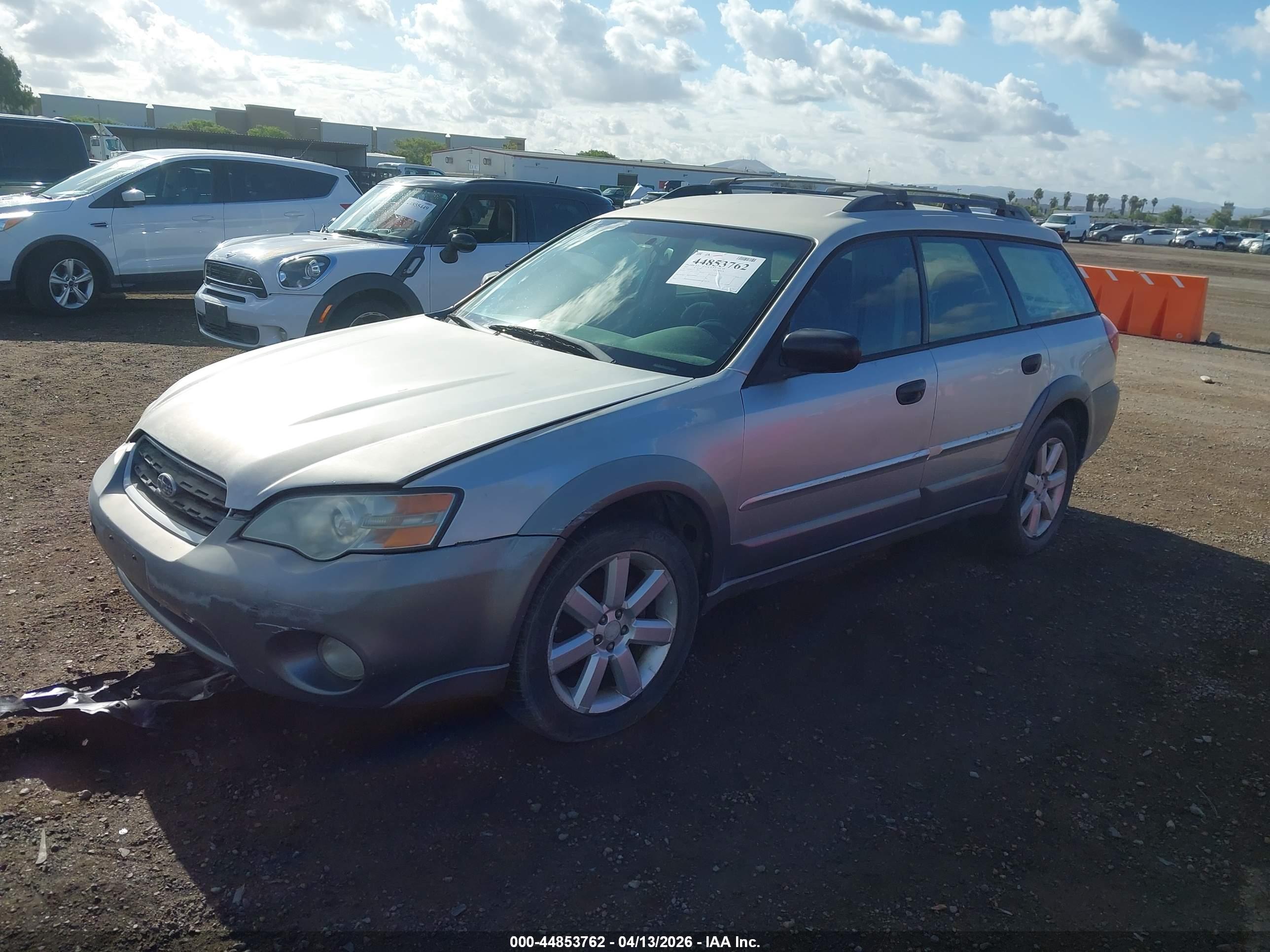 SUBARU OUTBACK image 2