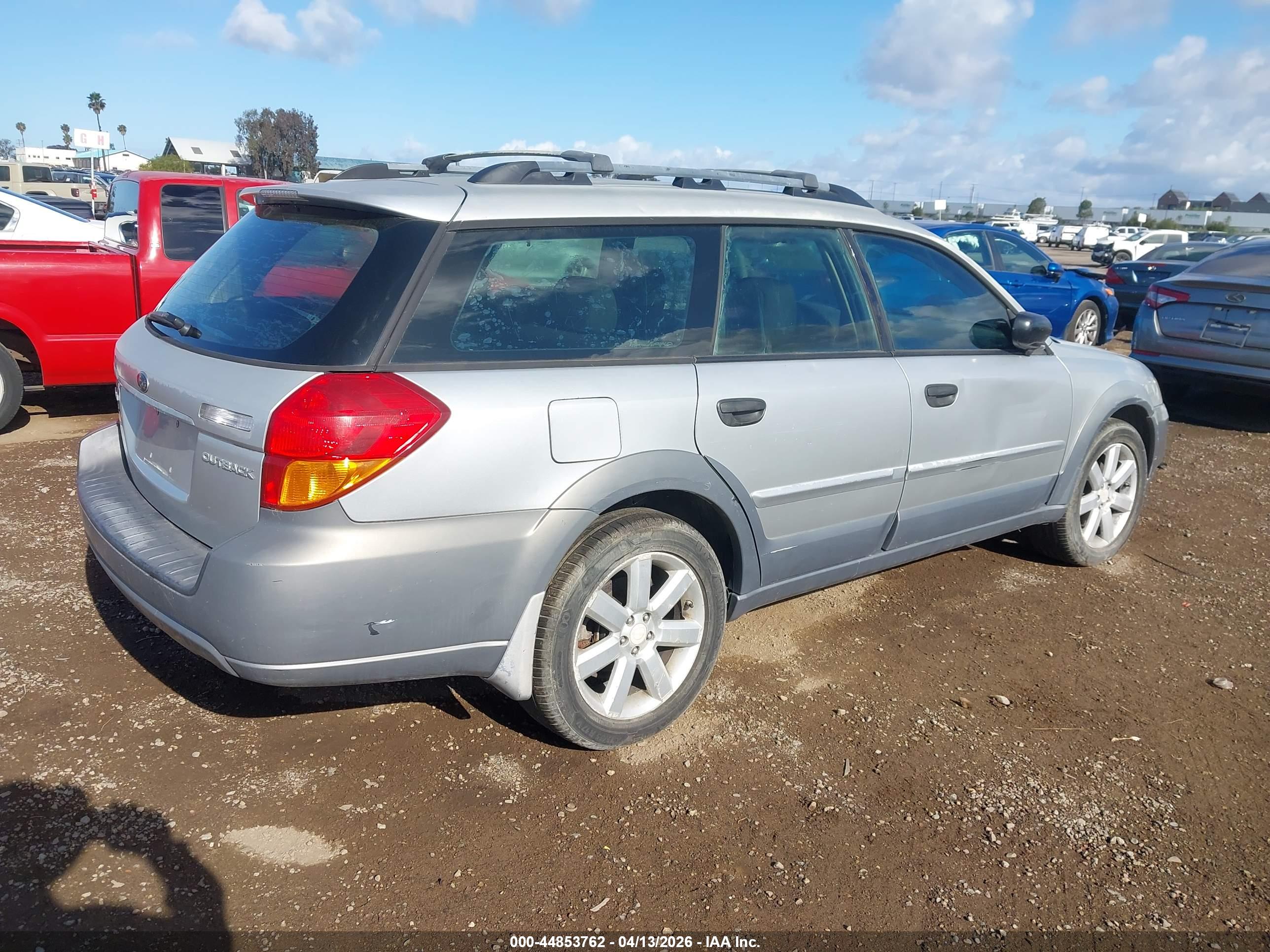 SUBARU OUTBACK image 4