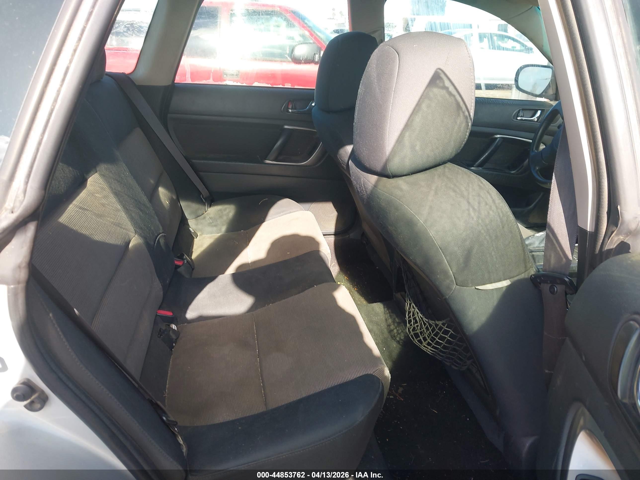 SUBARU OUTBACK image 8