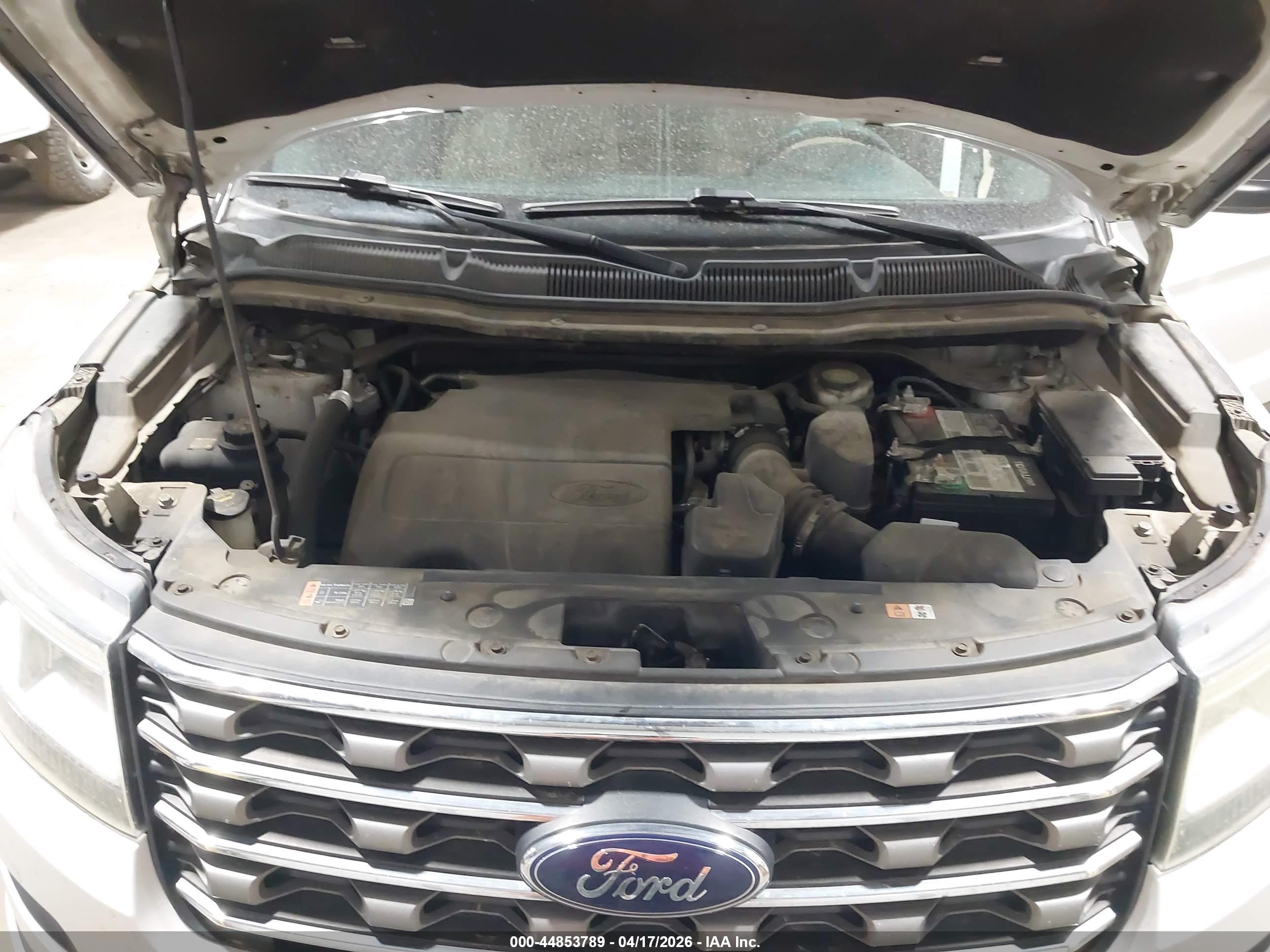 FORD EXPLORER image 10
