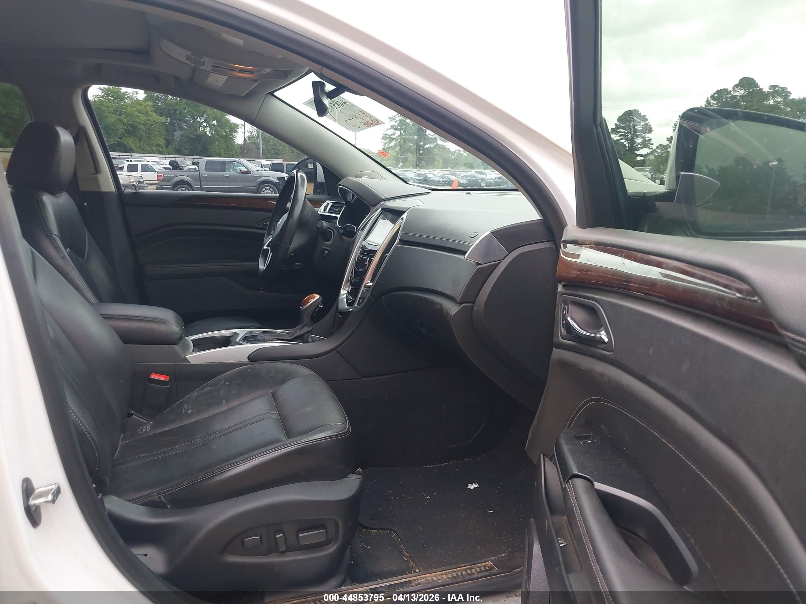 CADILLAC SRX image 5