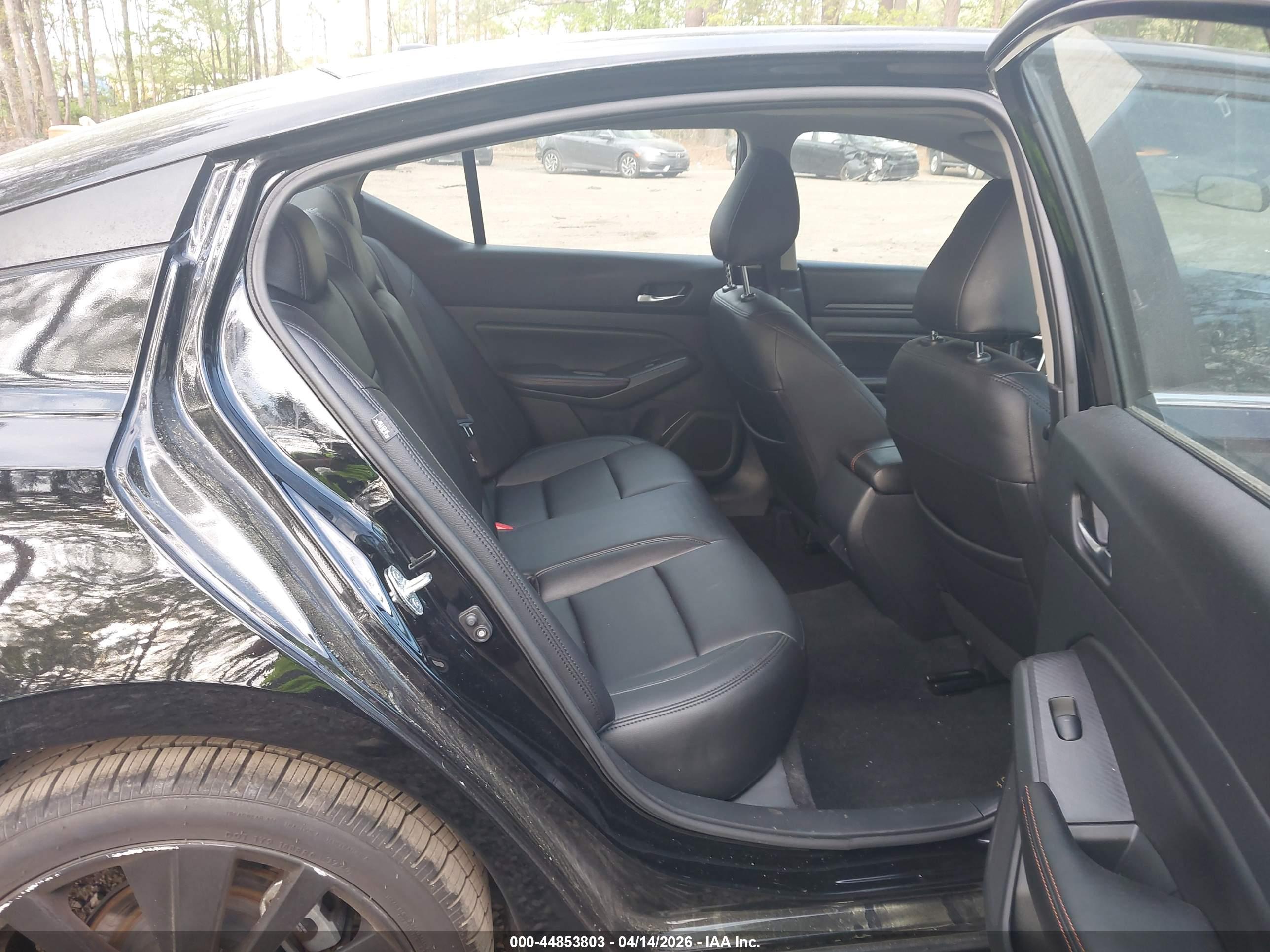 NISSAN ALTIMA image 8