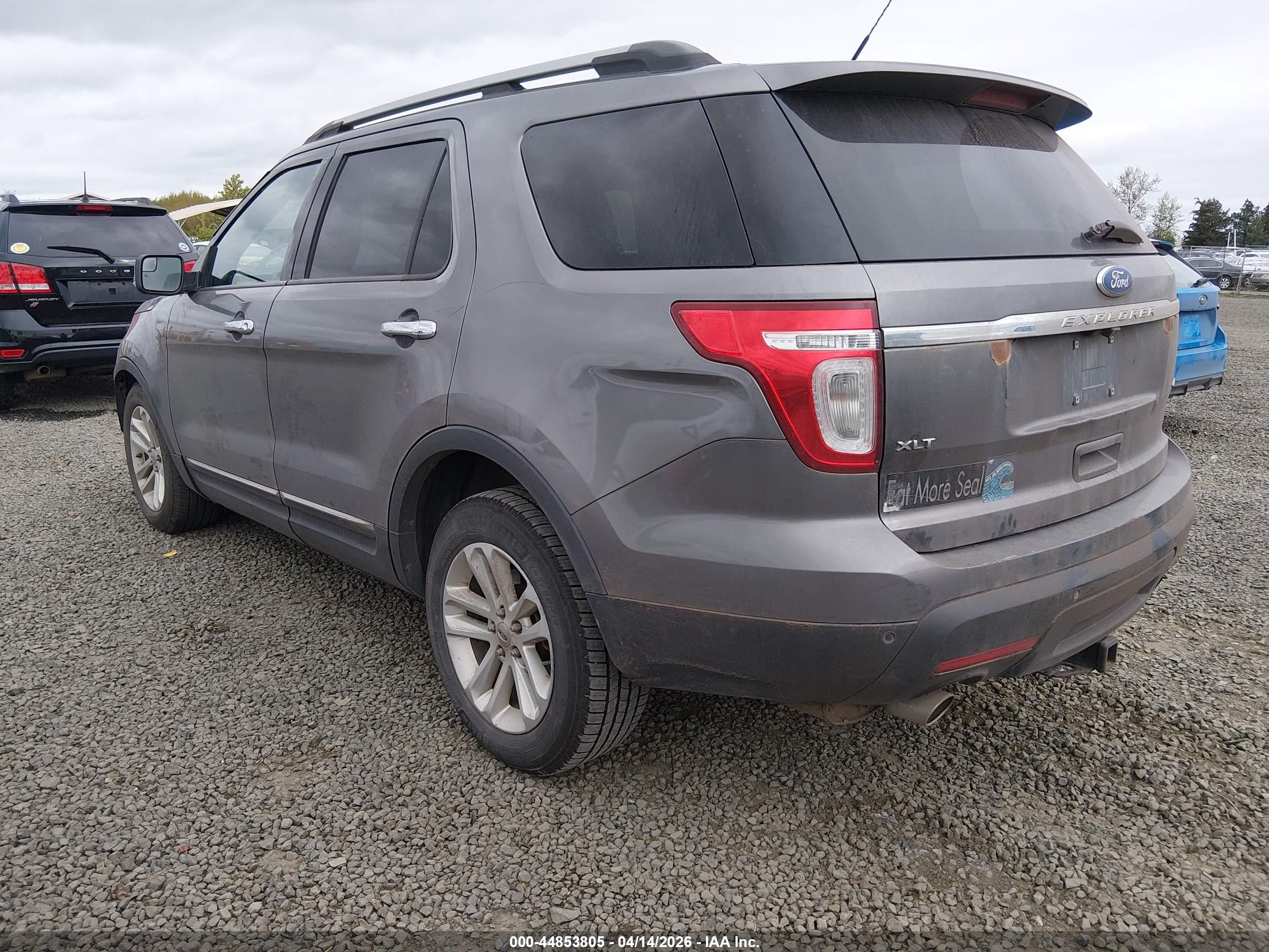FORD EXPLORER image 3