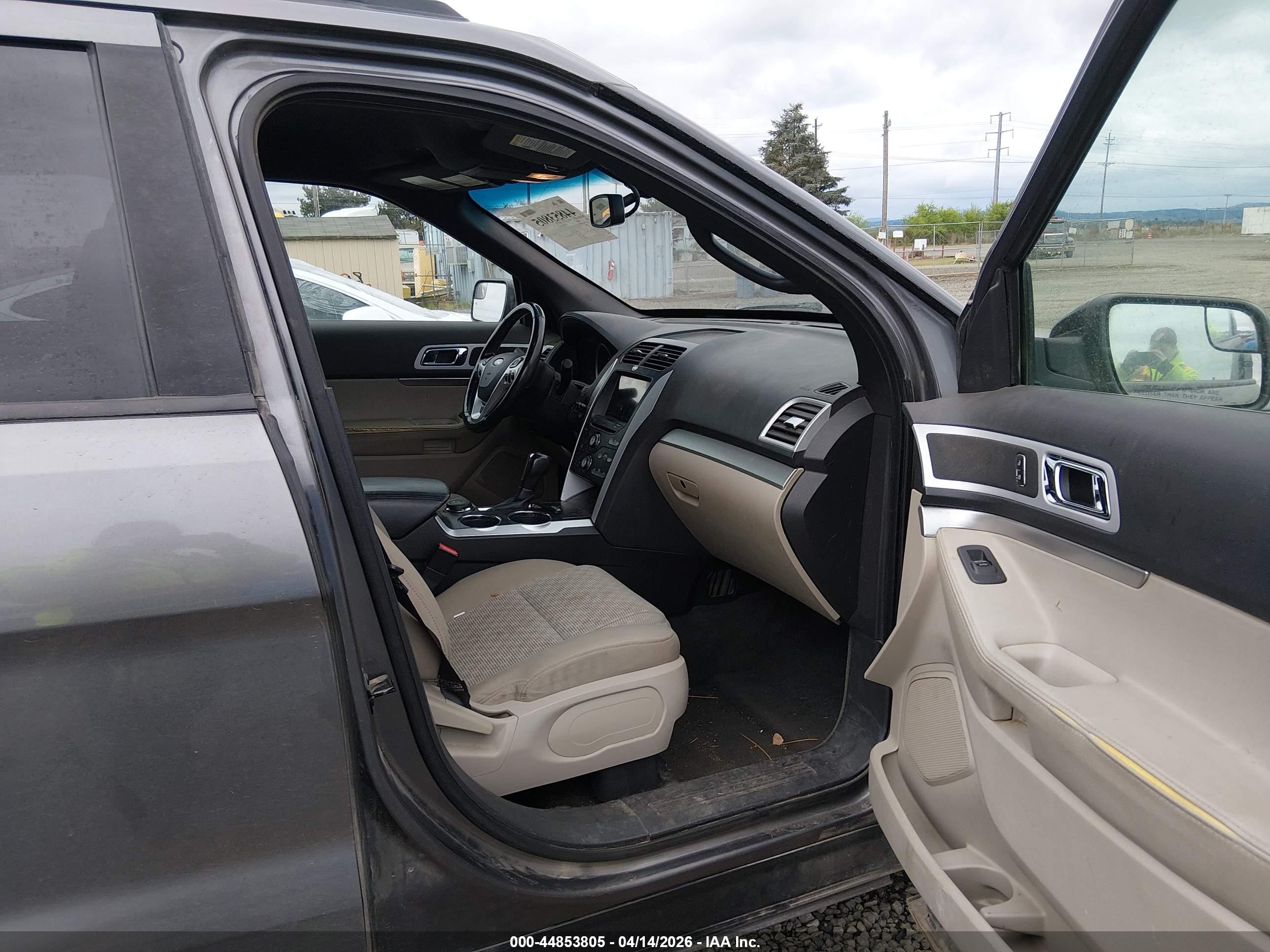 FORD EXPLORER image 5